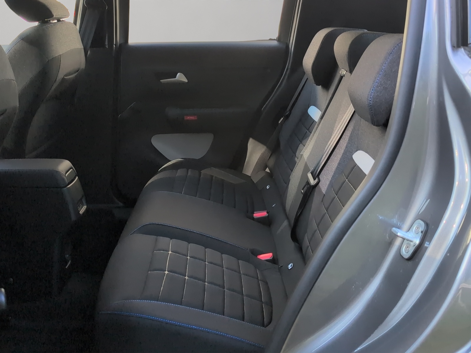 CITROEN C3 1.2 Hybrid Tonic / Dach schwarz / limitierte Serie / 5 Jahre CH-Herstellergarantie / bis 8 Jahre We Care Garantie-image-12