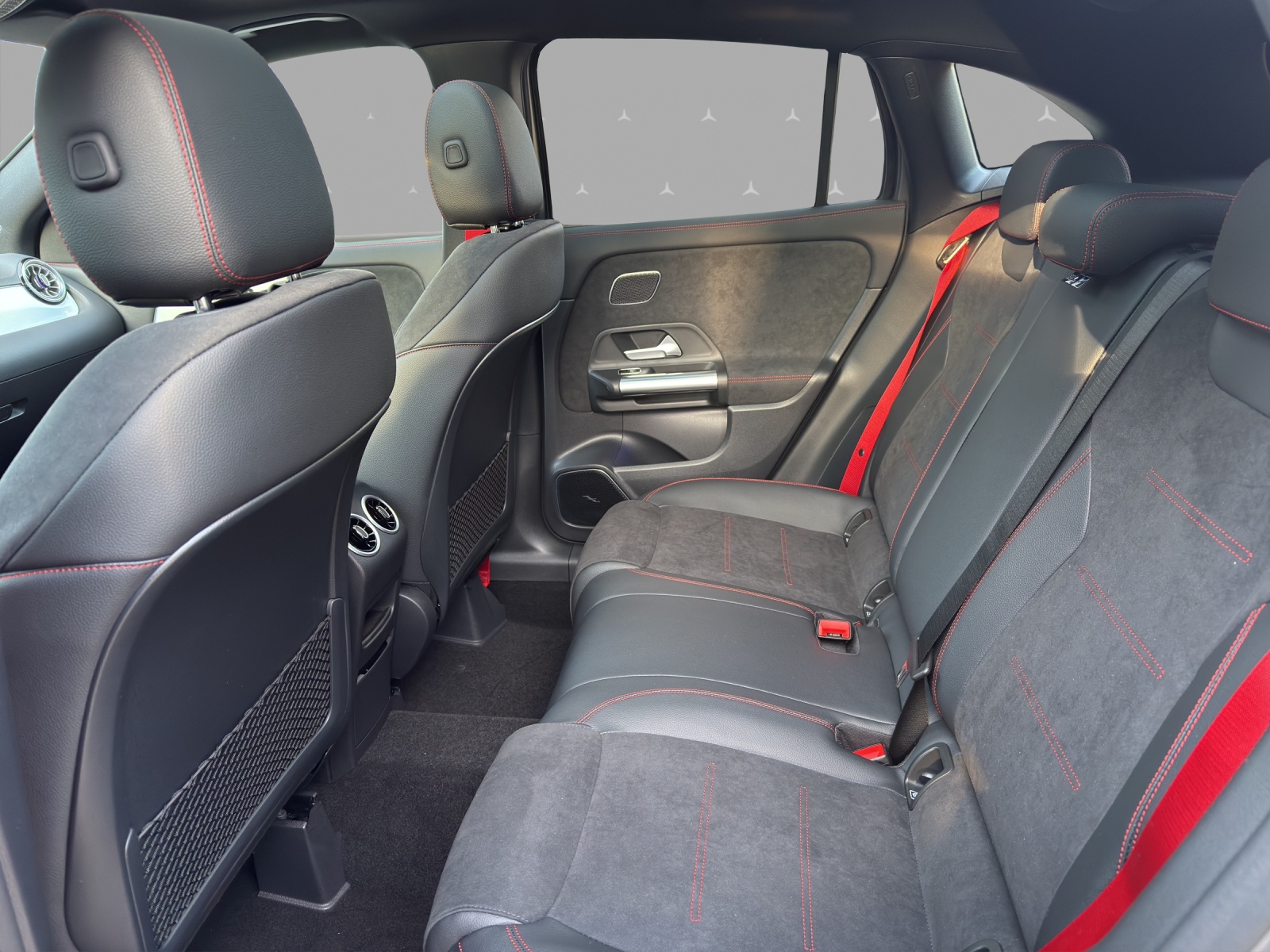 MERCEDES-BENZ GLA AMG 35 4Matic 8G-DCT-image-12