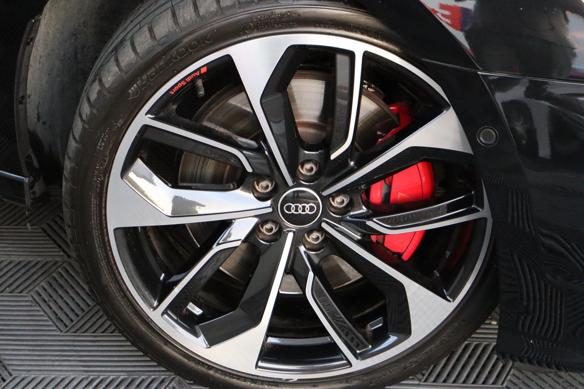 AUDI S3 Sportback 2.0 TFSI quattro S-tronic-image-4