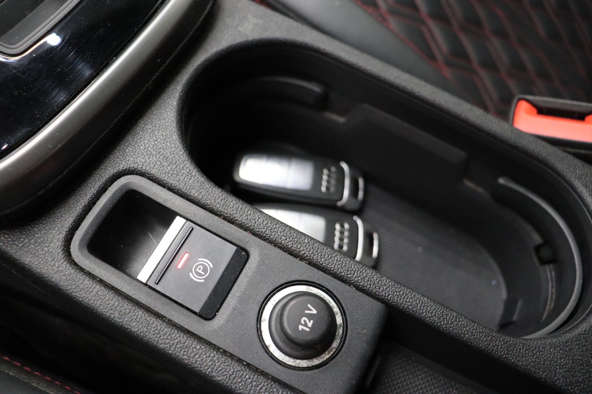 AUDI S3 Sportback 2.0 TFSI quattro S-tronic-image-19