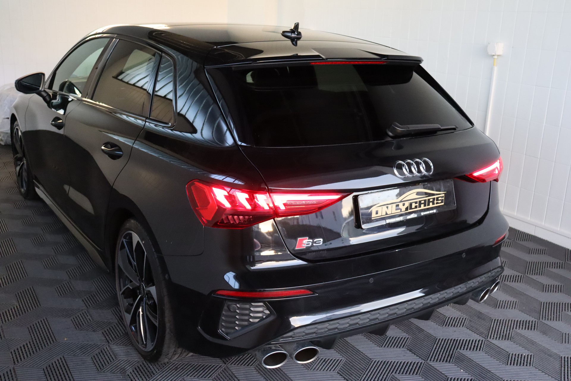 AUDI S3 Sportback 2.0 TFSI quattro S-tronic-image-9