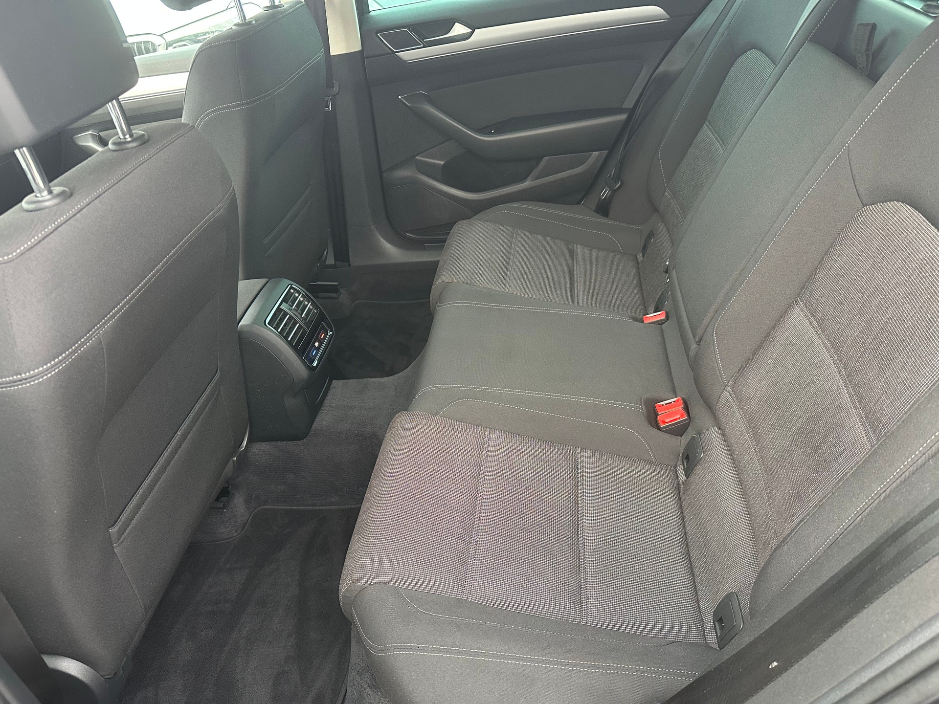 VW Passat Variant 2.0 TDI BMT Comfortline DSG-image-6