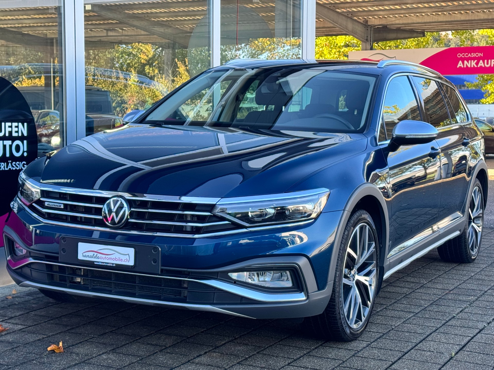 VW Passat Alltrack 2.0 TDI+4x4+Automat+Navigation+Rückfahrkamera+ACC+Standheizung+AHK 2'200 kg+LED Scheinwerfer+19"Alu+-showroom-element-1