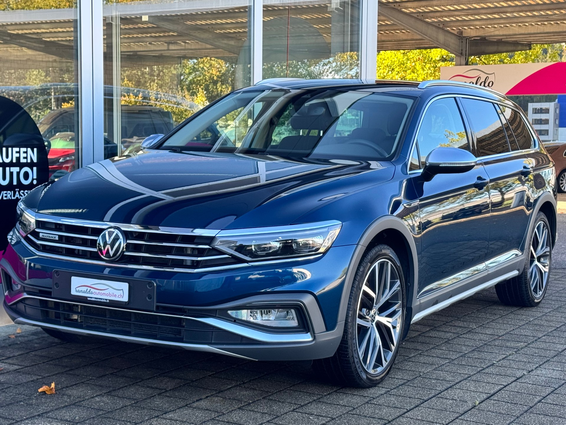 VW Passat Alltrack 2.0 TDI+4x4+Automat+Navigation+Rückfahrkamera+ACC+Standheizung+AHK 2'200 kg+LED Scheinwerfer+19"Alu+-showroom-element-2