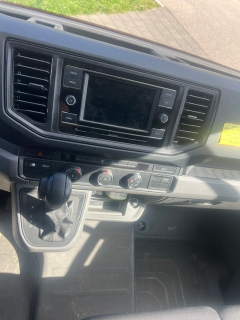 VW Crafter 35 2.0 TDI L3 A-image-5