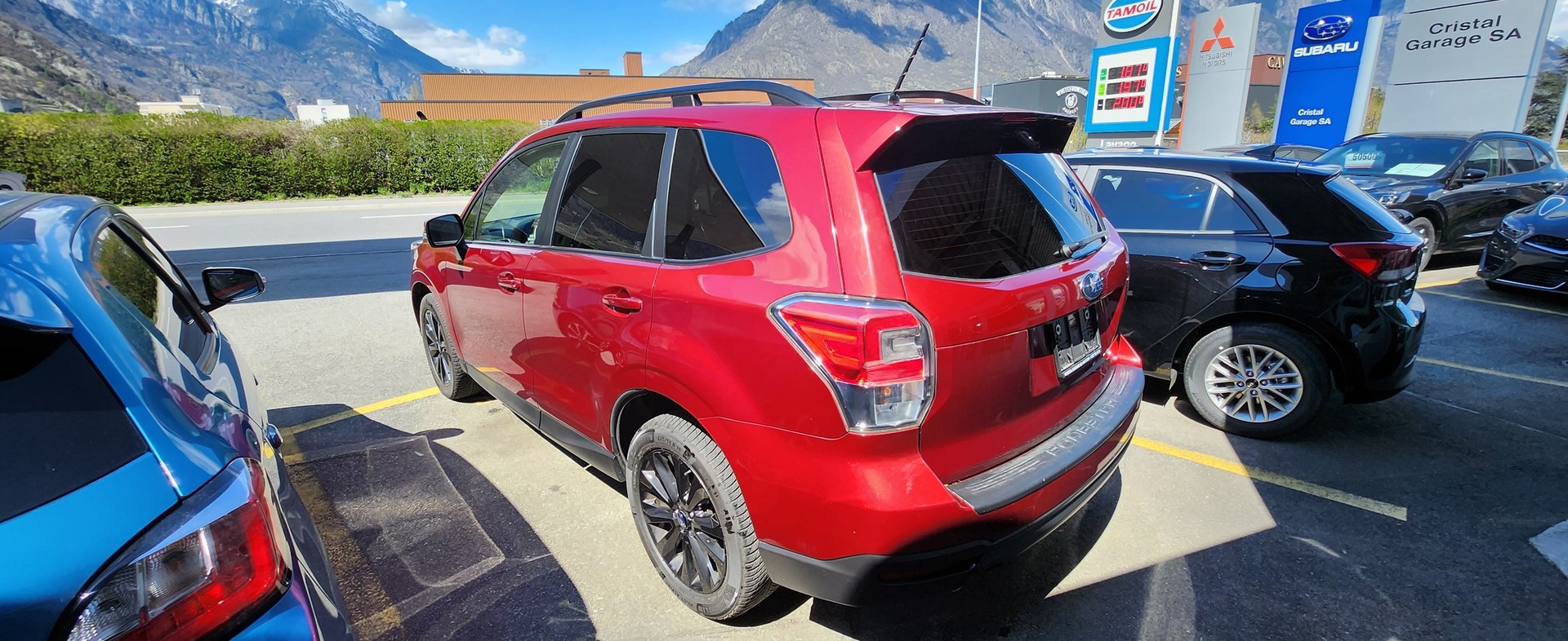 SUBARU Forester 2.0XT Luxury Lineartronic "Black & Red"-image-4