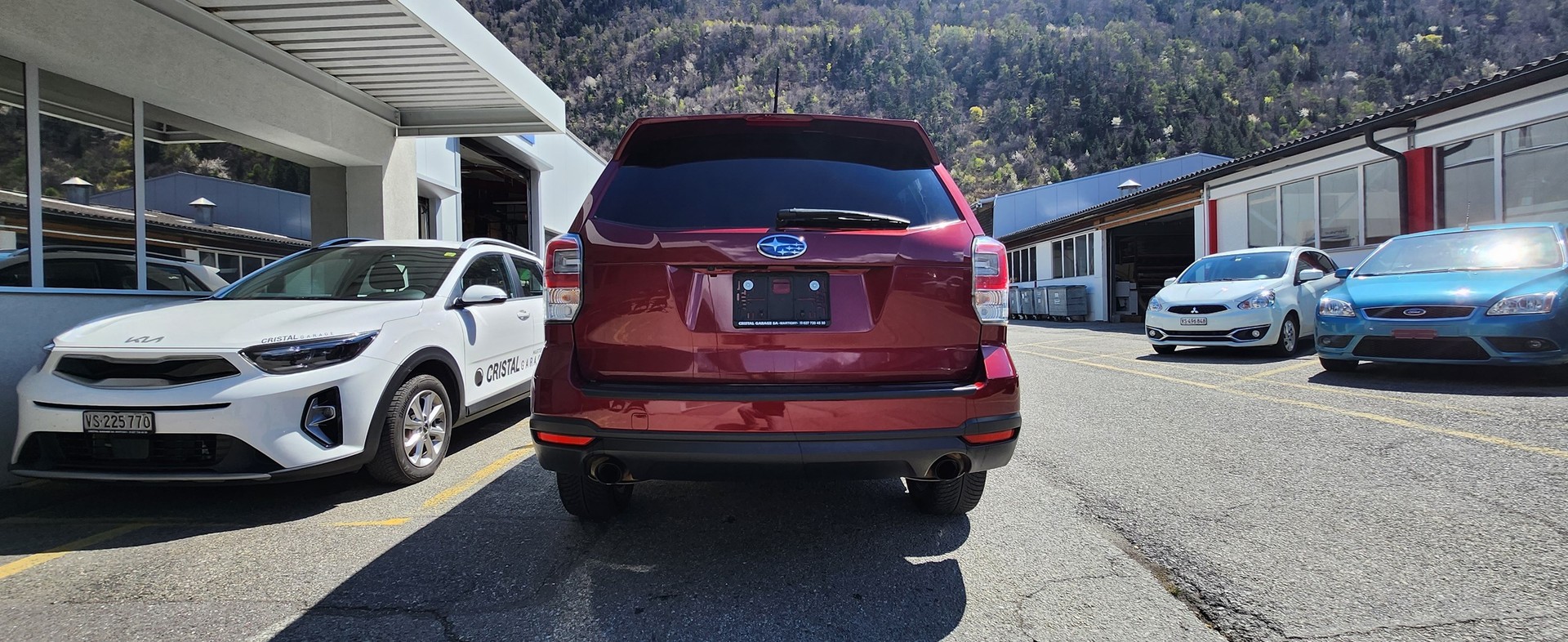 SUBARU Forester 2.0XT Luxury Lineartronic "Black & Red"-image-5