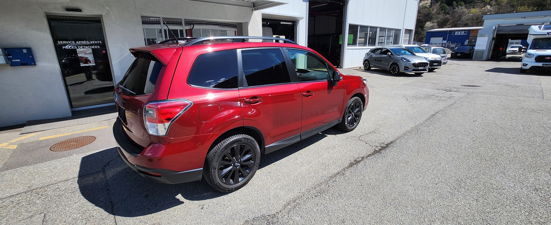 SUBARU Forester 2.0XT Luxury Lineartronic "Black & Red"-image-7