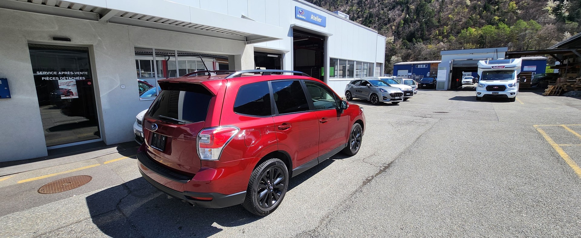 SUBARU Forester 2.0XT Luxury Lineartronic "Black & Red"-image-8