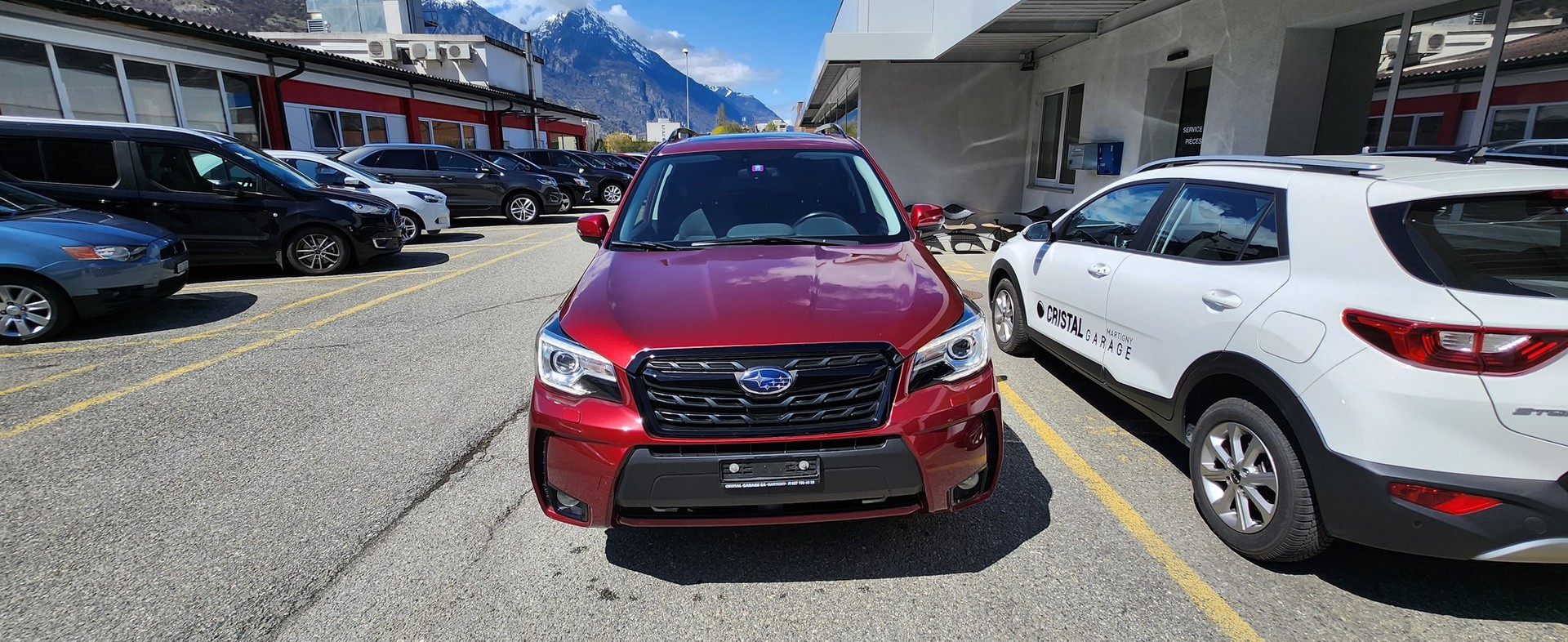 SUBARU Forester 2.0XT Luxury Lineartronic "Black & Red"-image-10
