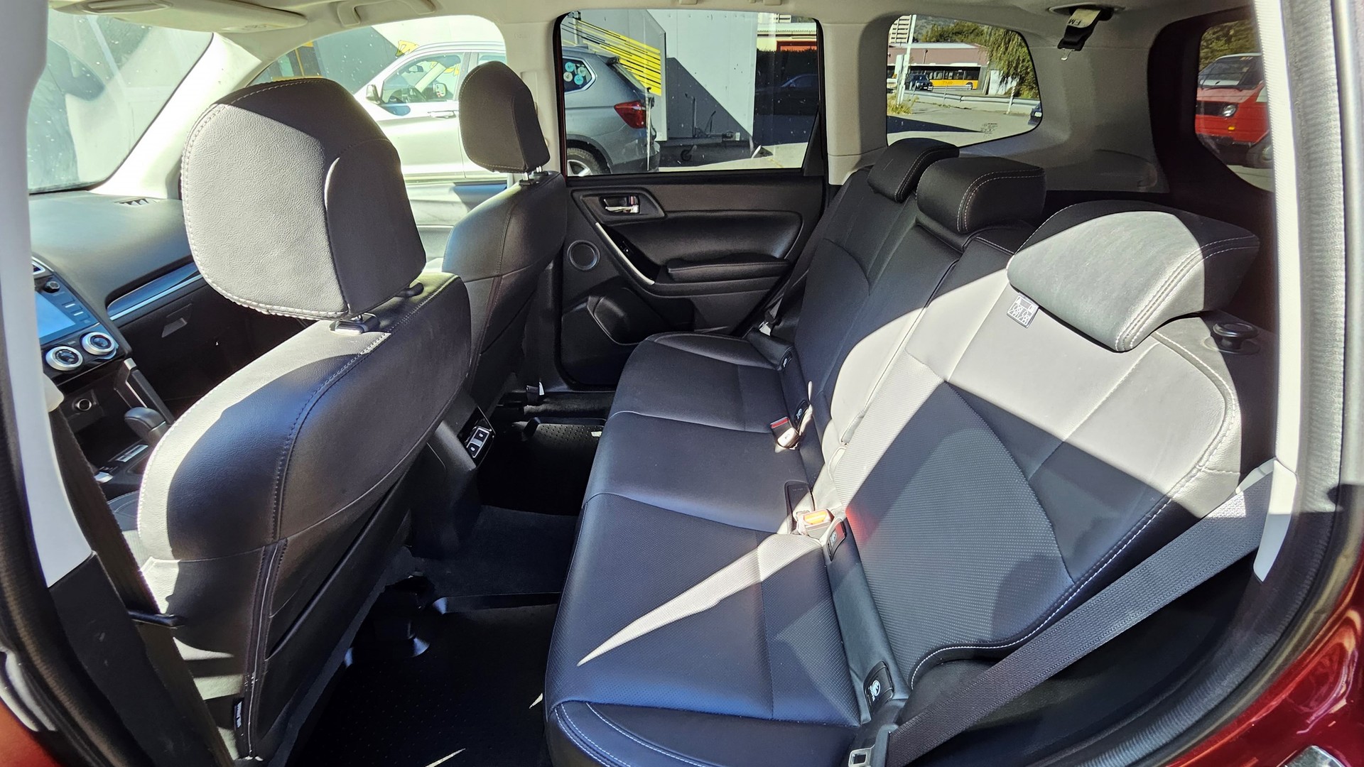 SUBARU Forester 2.0XT Luxury Lineartronic "Black & Red"-image-12