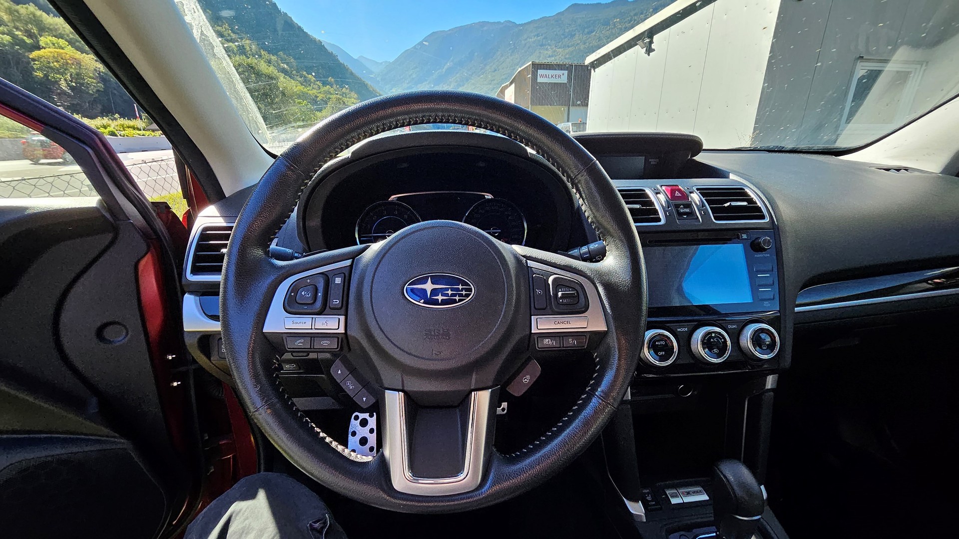 SUBARU Forester 2.0XT Luxury Lineartronic "Black & Red"-image-15