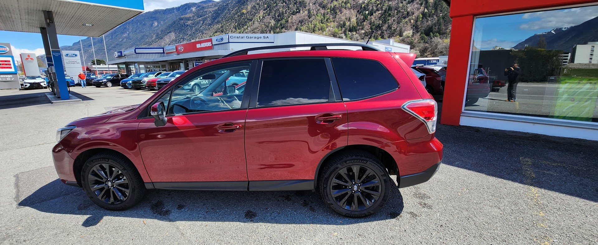 SUBARU Forester 2.0XT Luxury Lineartronic "Black & Red"-image-1