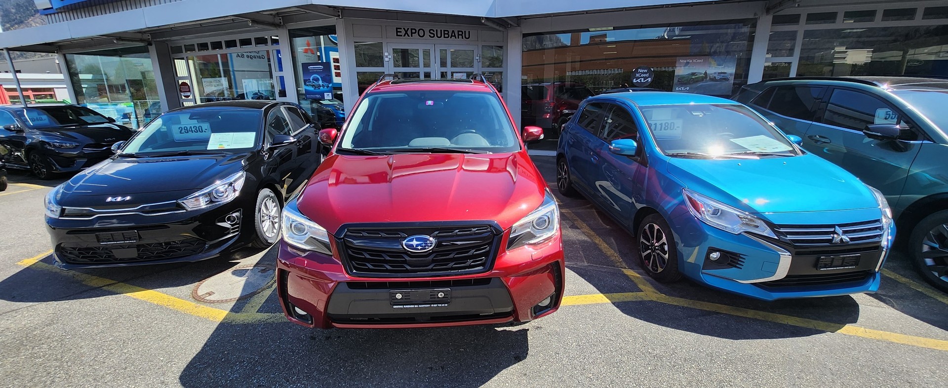 SUBARU Forester 2.0XT Luxury Lineartronic "Black & Red"-image-3