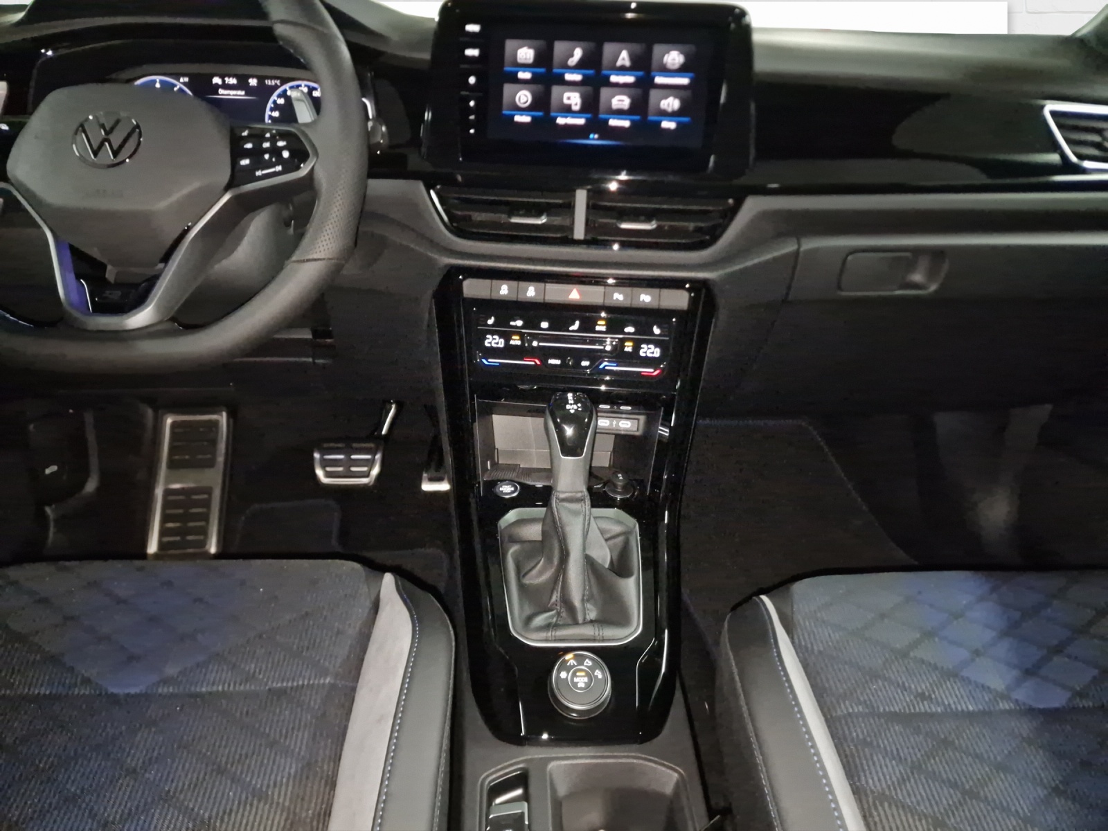 VW T-Roc 2.0 TSI R DSG 4Motion-image-6