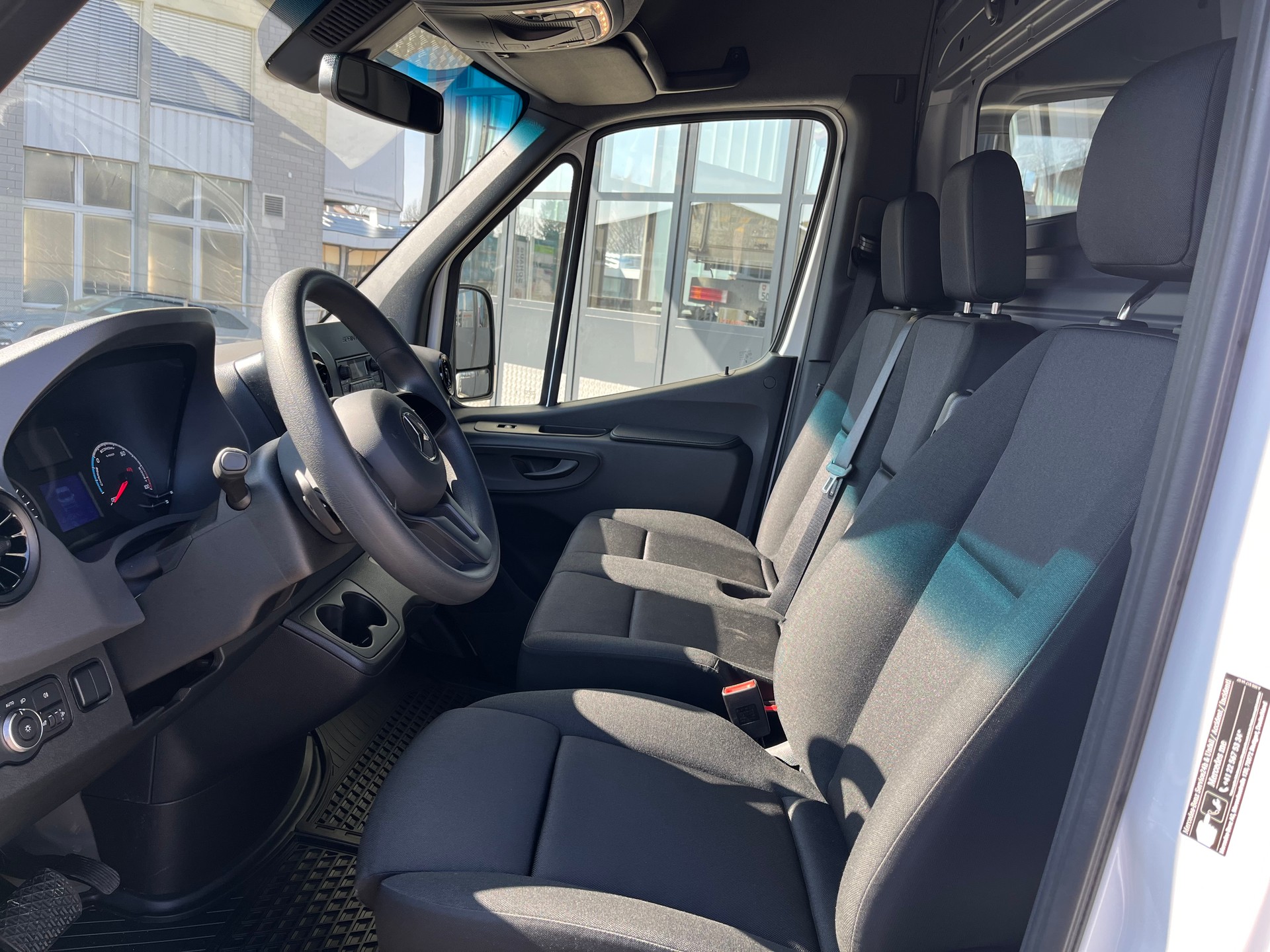 MERCEDES-BENZ eSprinter 312 47kWh Standard-image-6