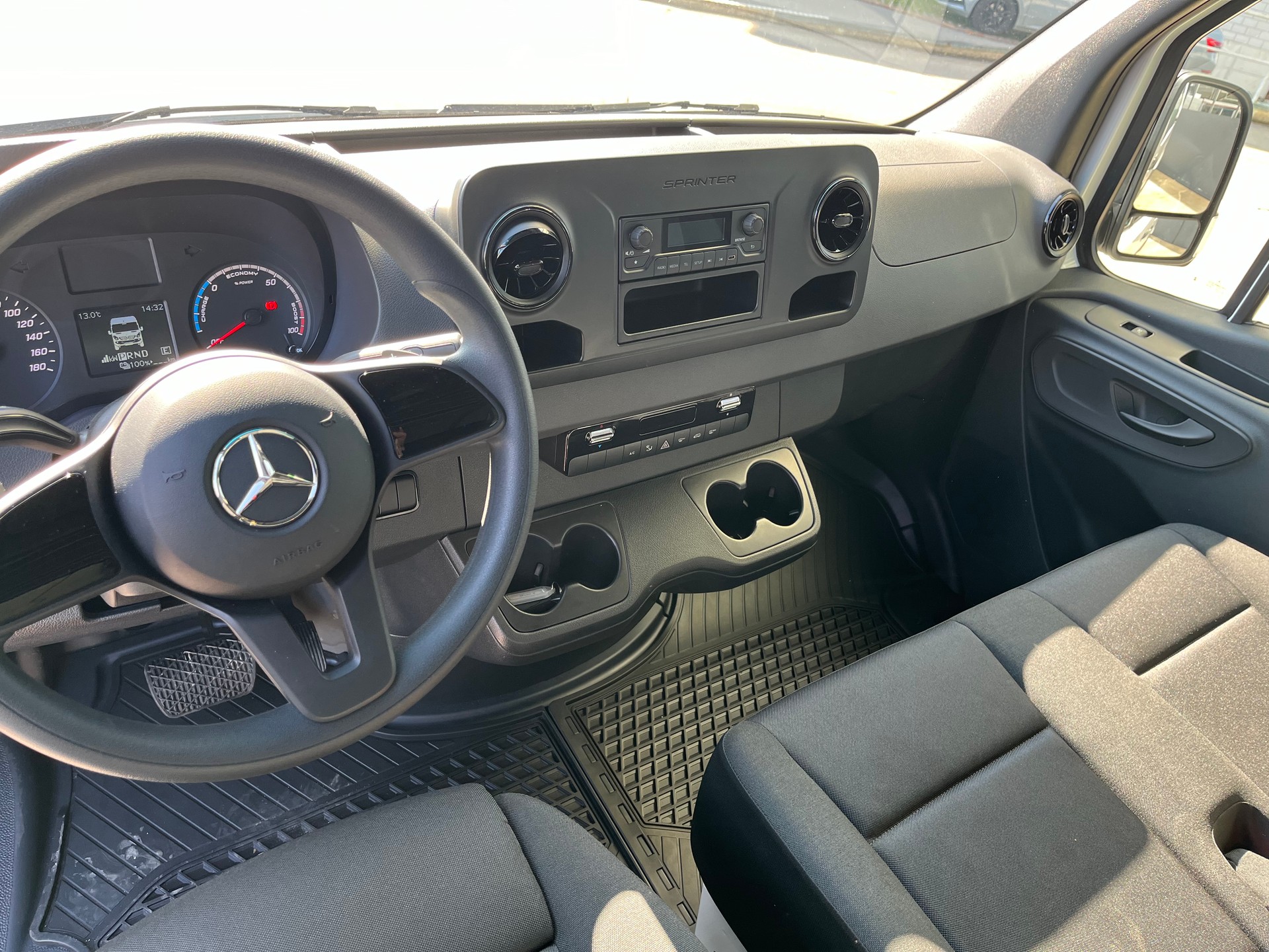 MERCEDES-BENZ eSprinter 312 47kWh Standard-image-7