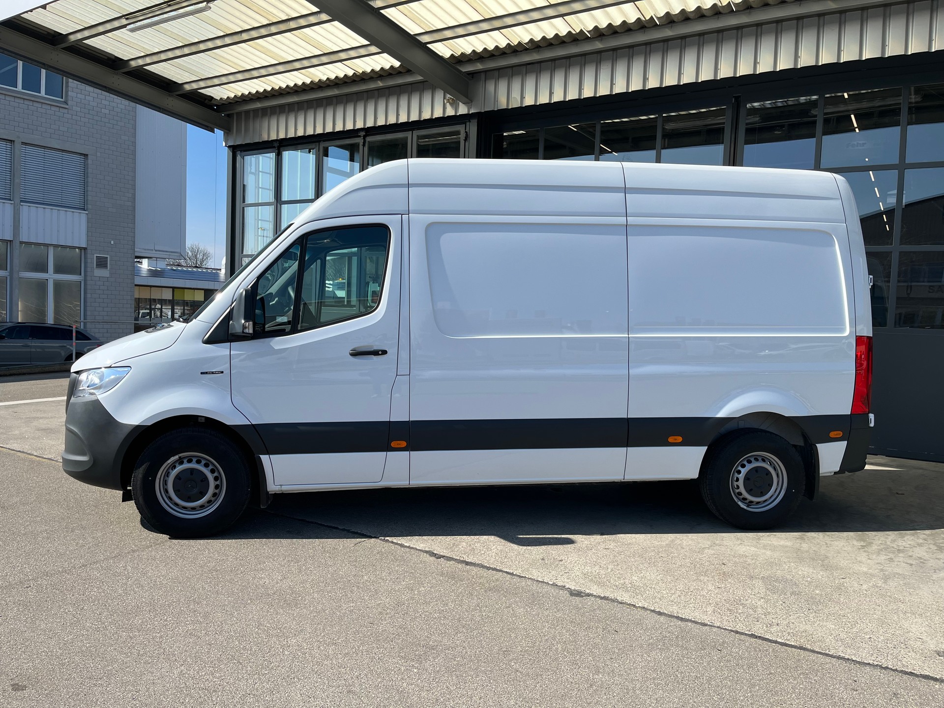 MERCEDES-BENZ eSprinter 312 47kWh Standard-image-1
