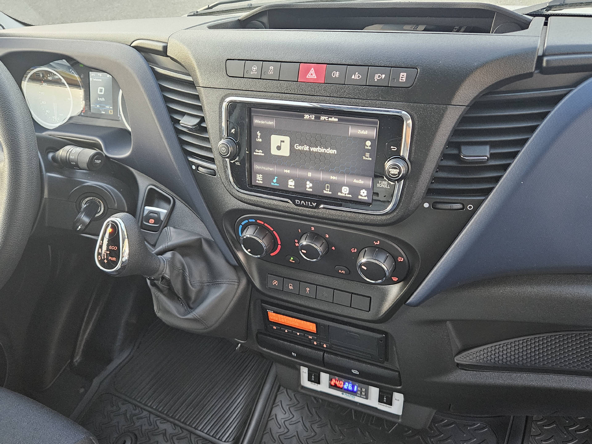 IVECO Daily 35 S 14A8 K.-Ch. 3750 2.3 HPI * HI-MATIC mit Koffer *-image-14