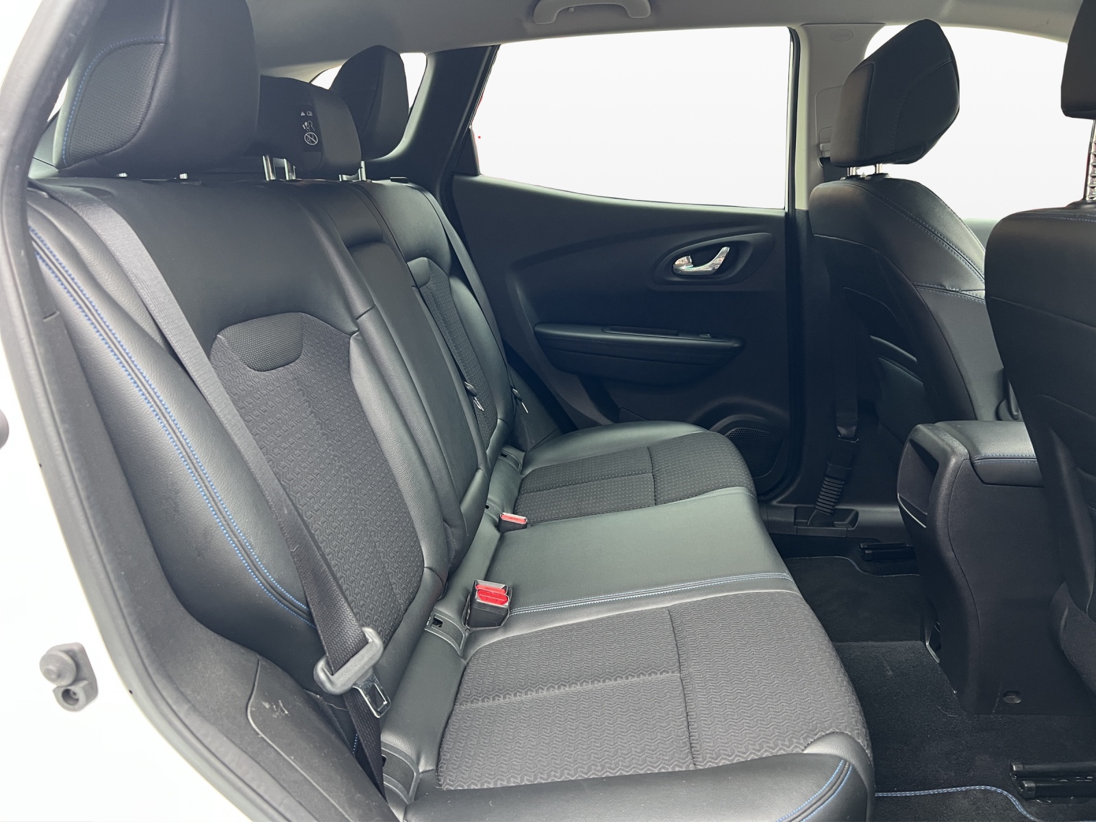 RENAULT Kadjar 1.6 dCi Intens 4x4-image-17