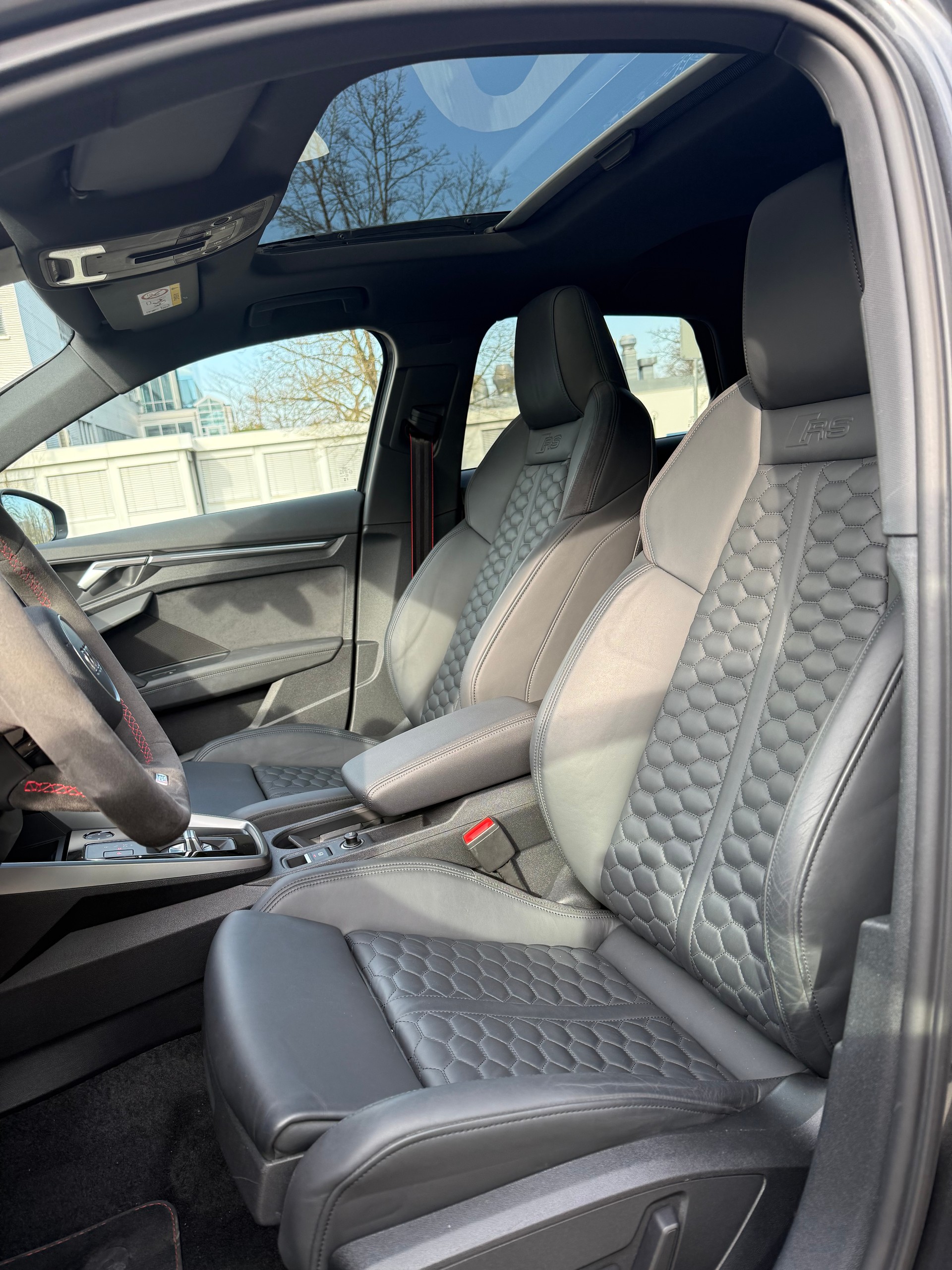 AUDI RS3 Sportback 2.5 TSI quattro-image-9