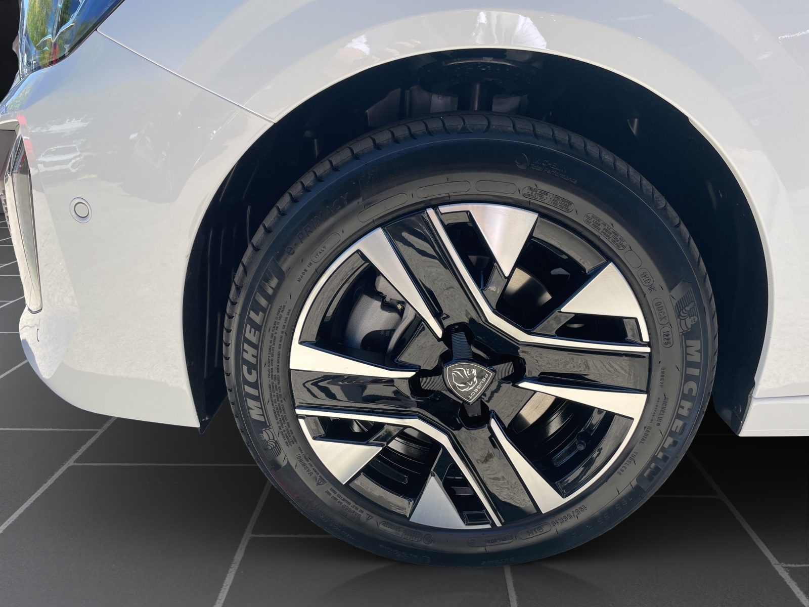 PEUGEOT 208 NEW Elektrik 100kW Allure-image-10