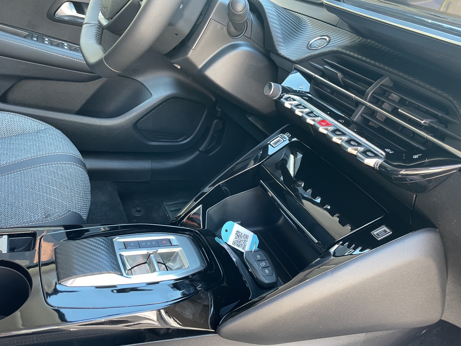 PEUGEOT 208 NEW Elektrik 100kW Allure-image-12