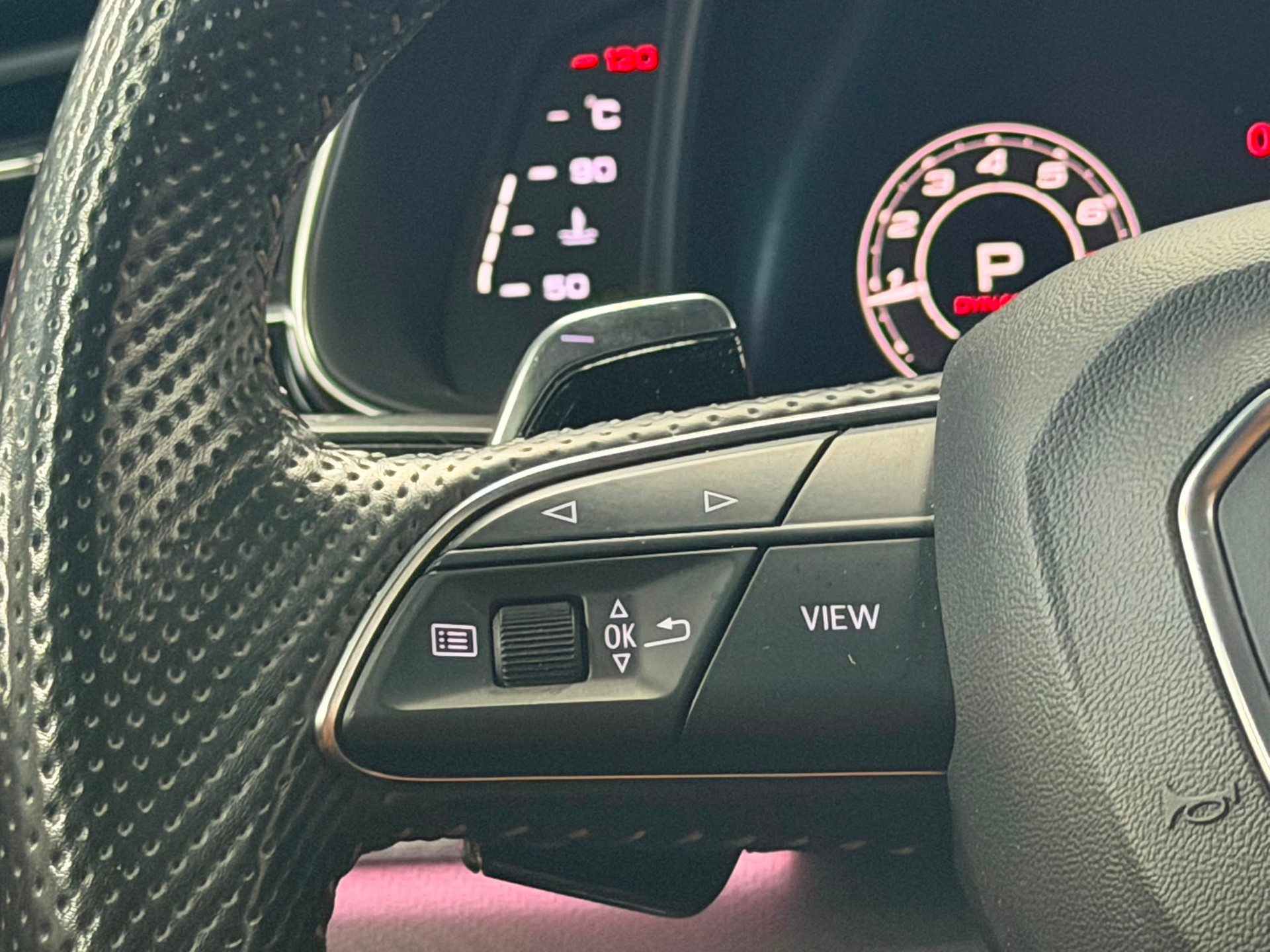 AUDI RSQ8 quattro tiptronic-image-9