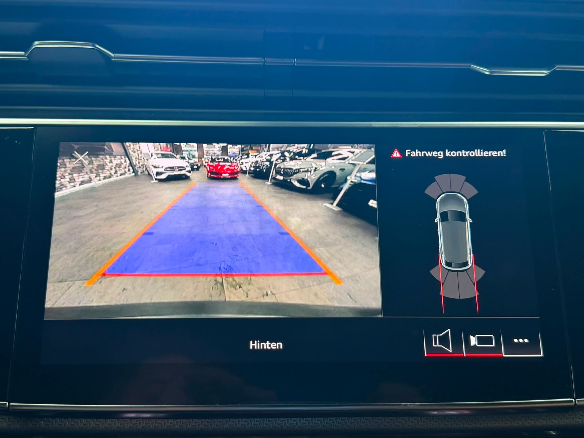 AUDI RSQ8 quattro tiptronic-image-15
