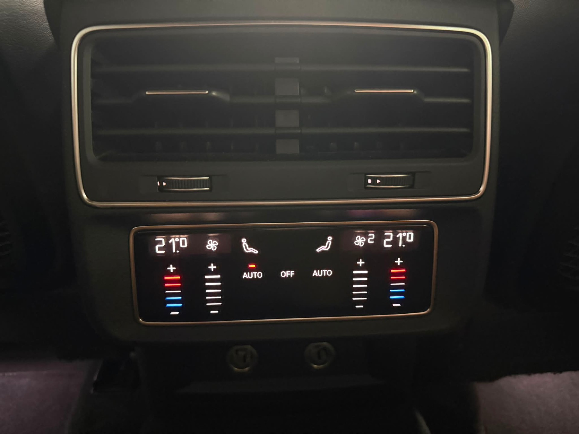 AUDI RSQ8 quattro tiptronic-image-19