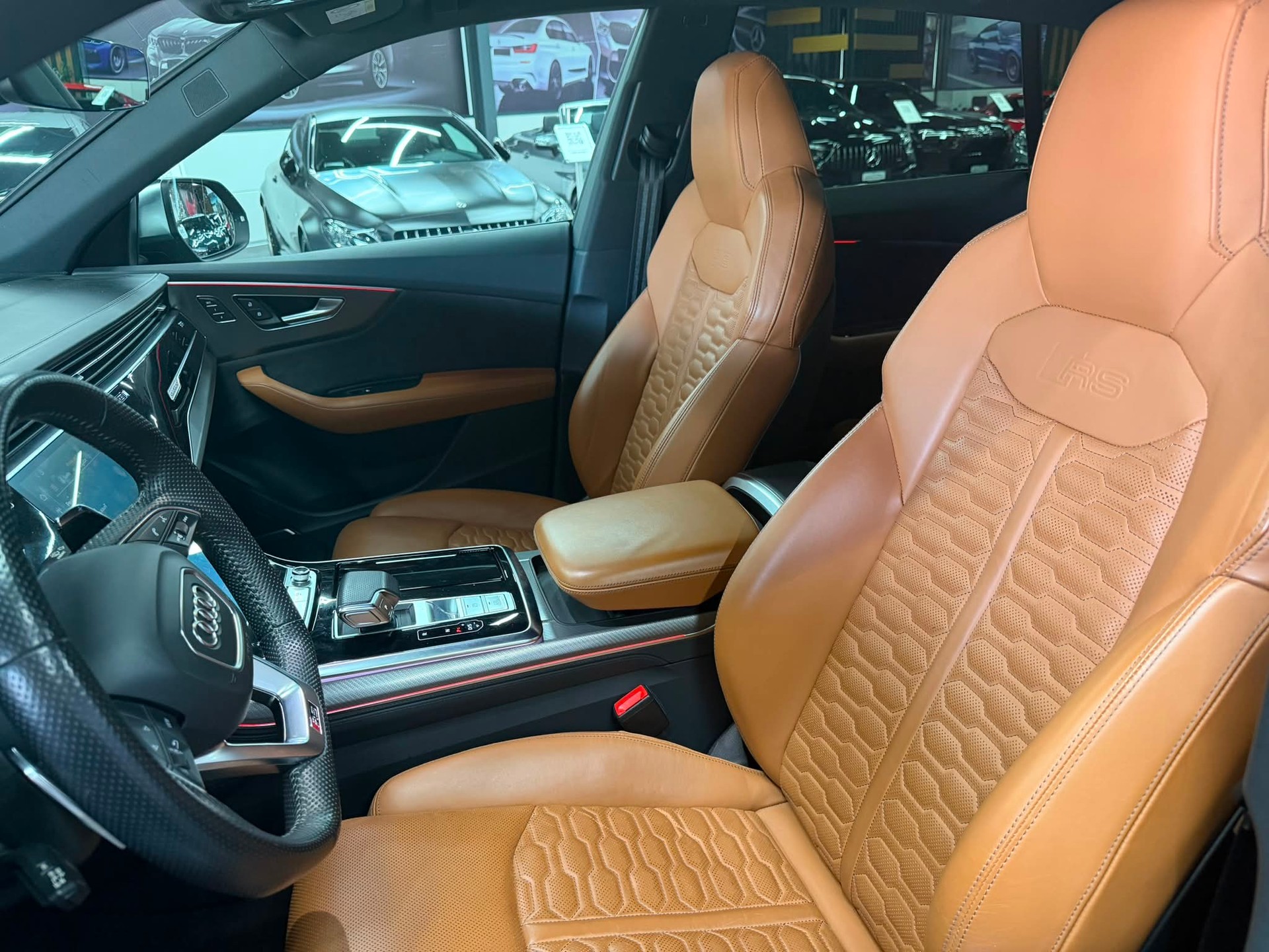 AUDI RSQ8 quattro tiptronic-image-16