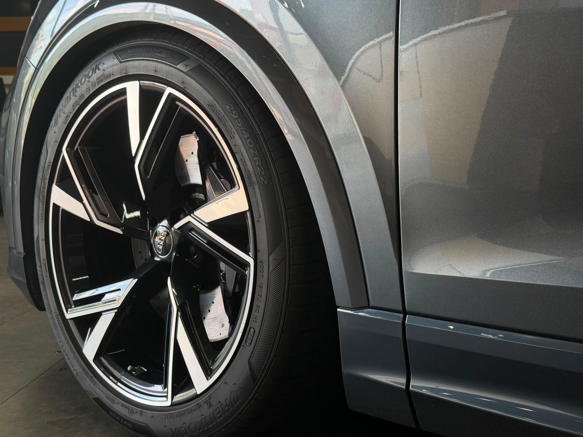 AUDI RSQ8 quattro tiptronic-image-11