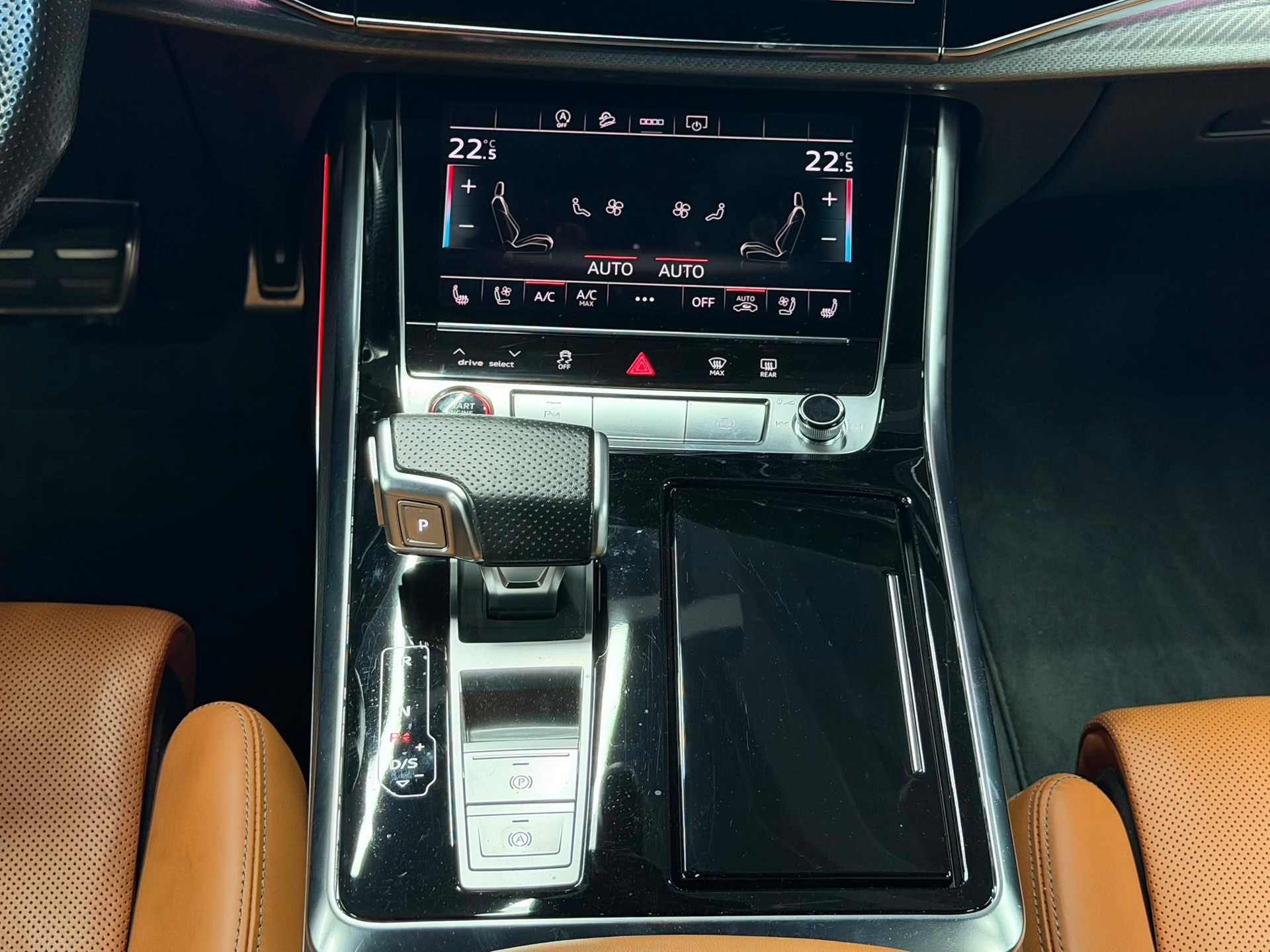 AUDI RSQ8 quattro tiptronic-image-11