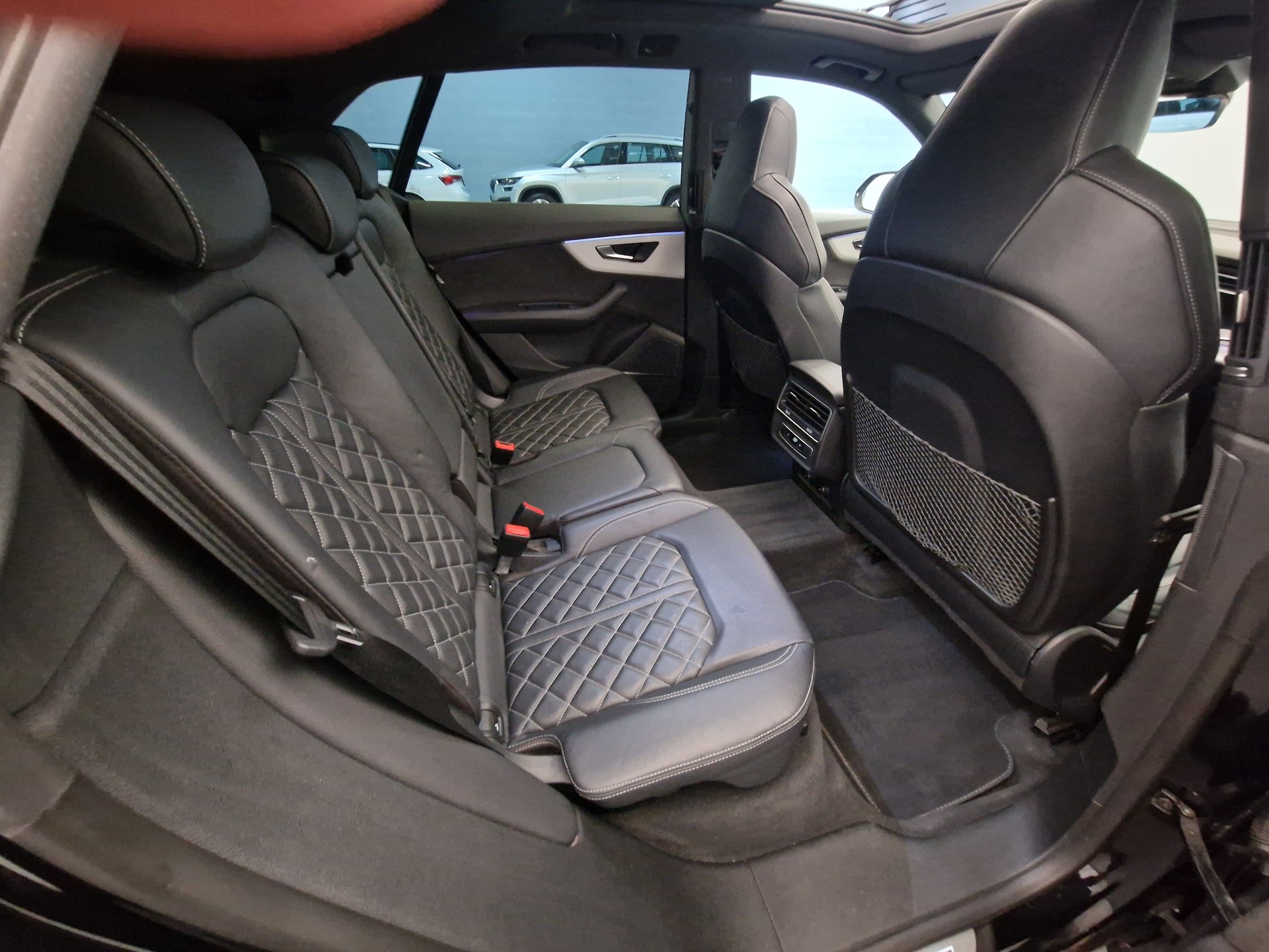 AUDI Q8 55 TFSI e quattro PHEV tiptronic-image-13