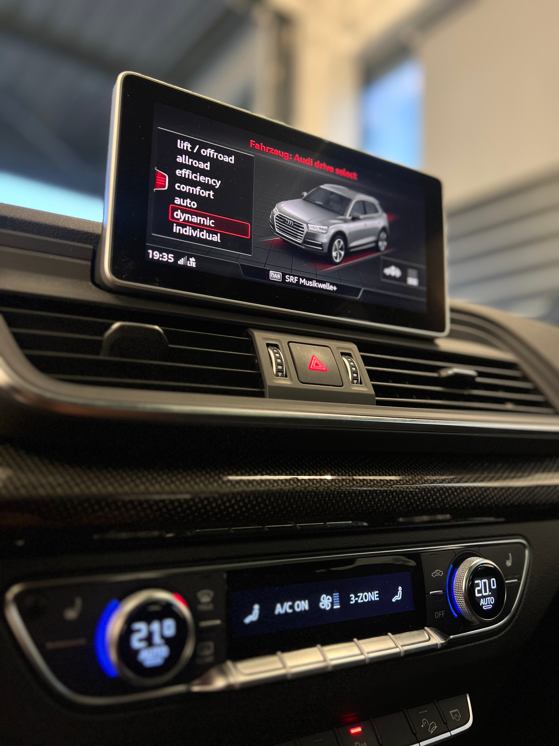 AUDI SQ5 3.0 TFSI quattro S-tronic-image-15