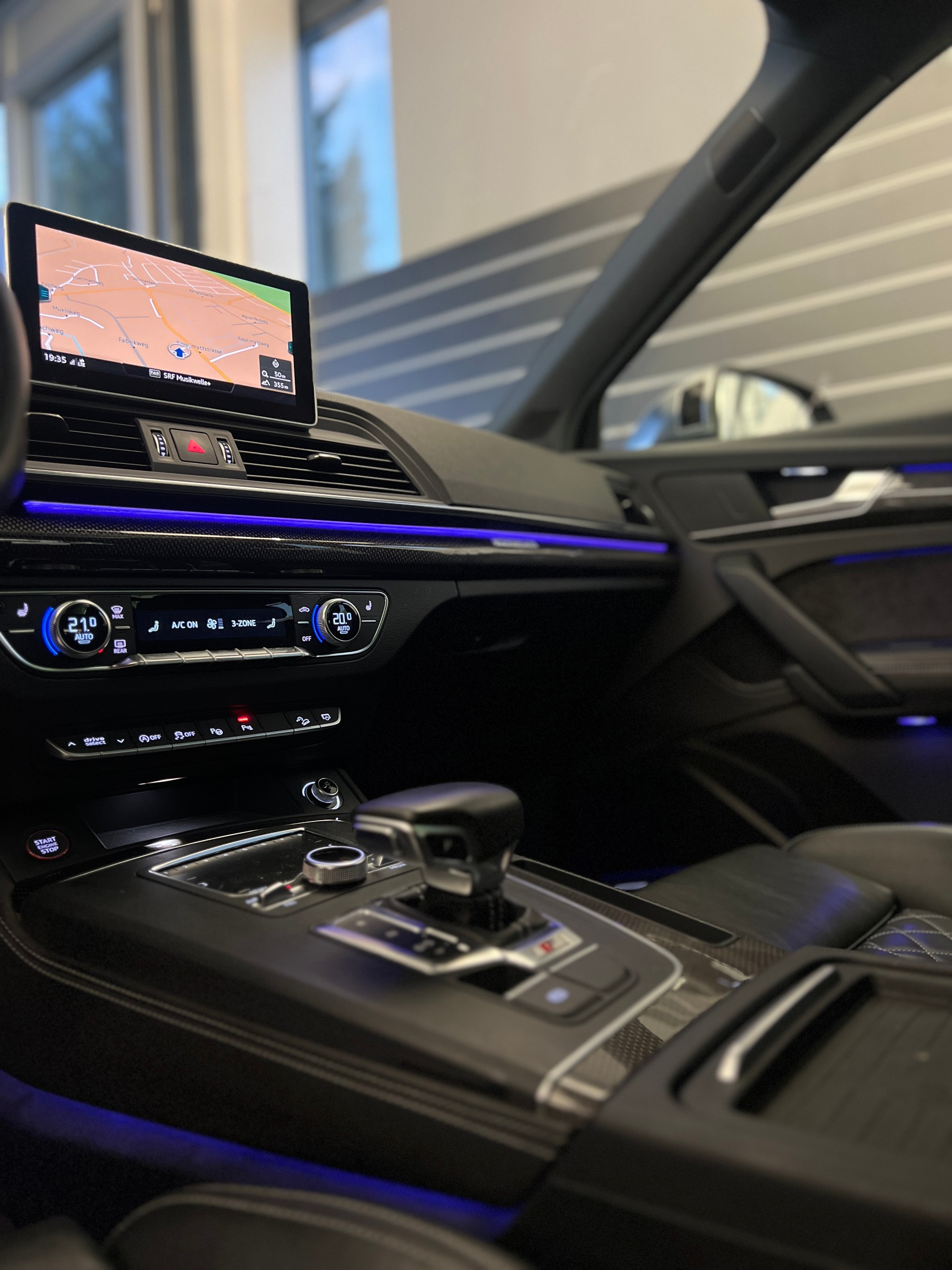 AUDI SQ5 3.0 TFSI quattro S-tronic-image-12