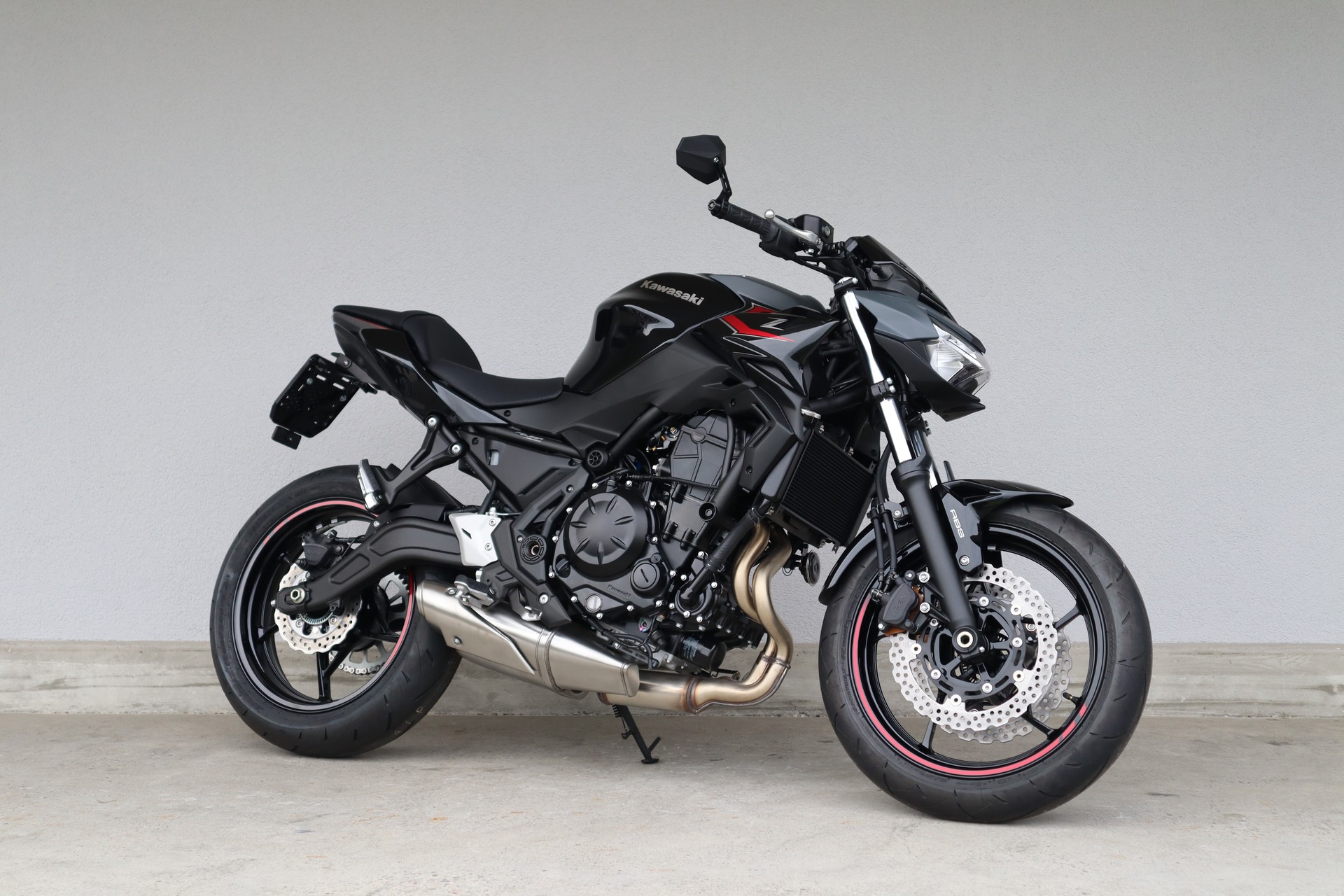 KAWASAKI Z 650-showroom-element-2