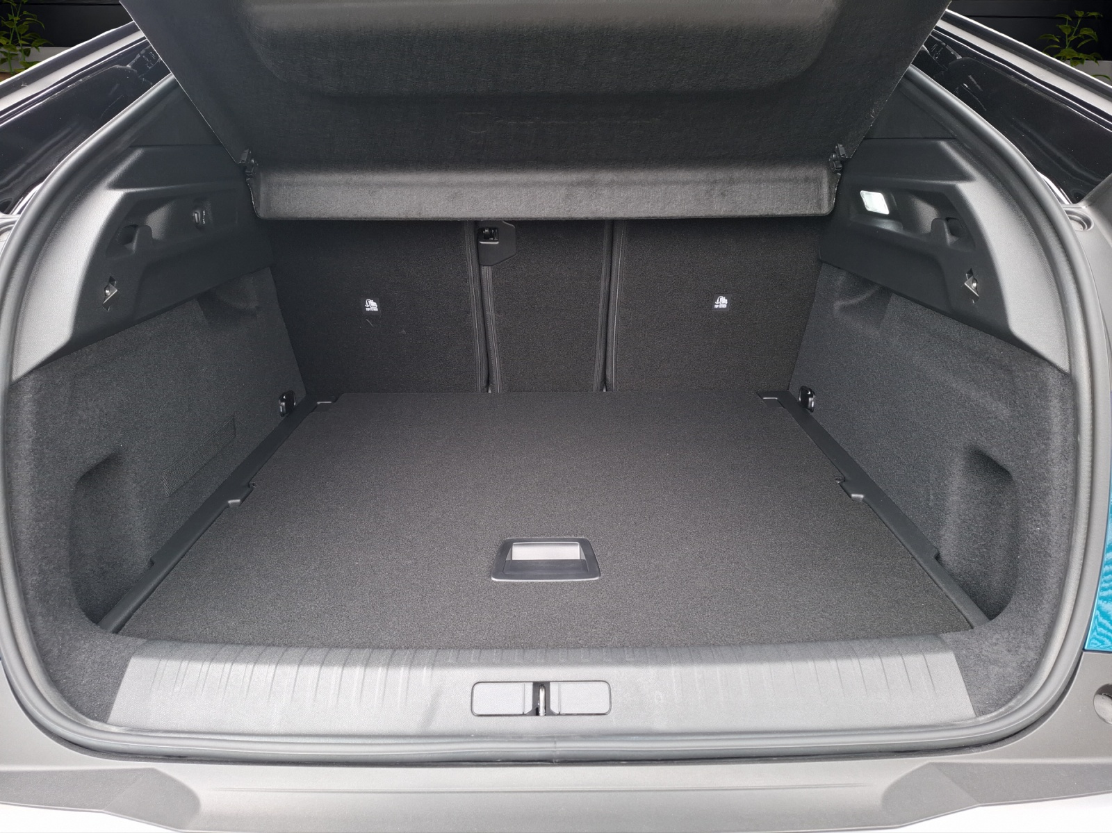 PEUGEOT 3008 NEW 195 e-DCS GT-image-8
