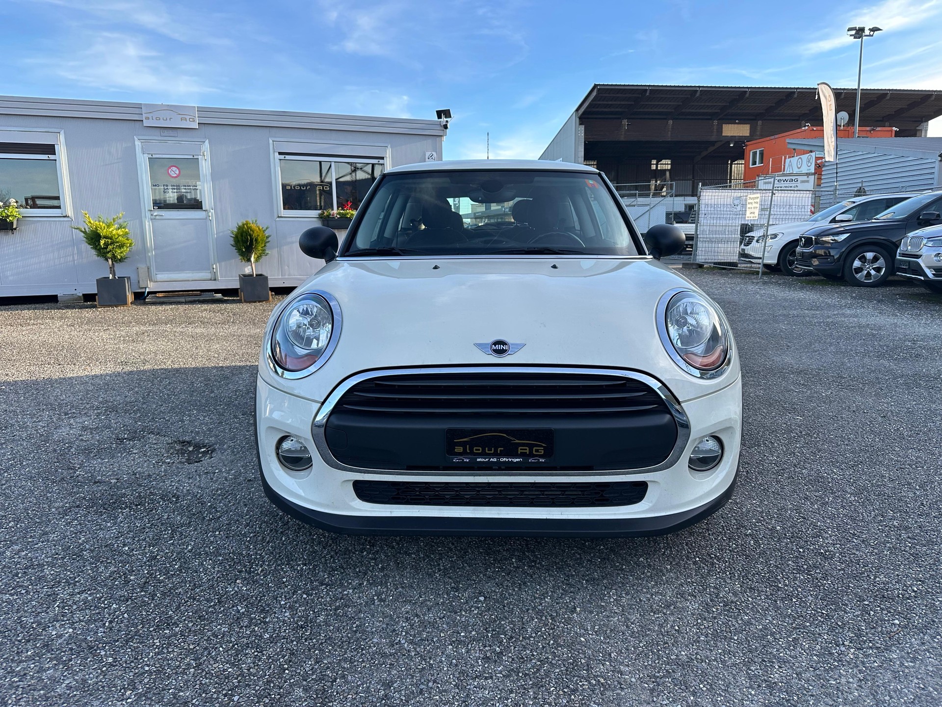 MINI One First-image-0