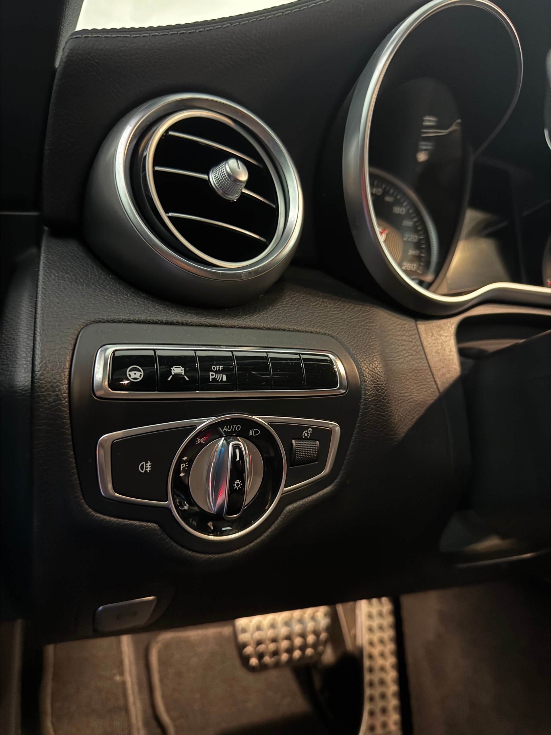MERCEDES-BENZ C 250 d AMG Line Coupé 9G-Tronic-image-7