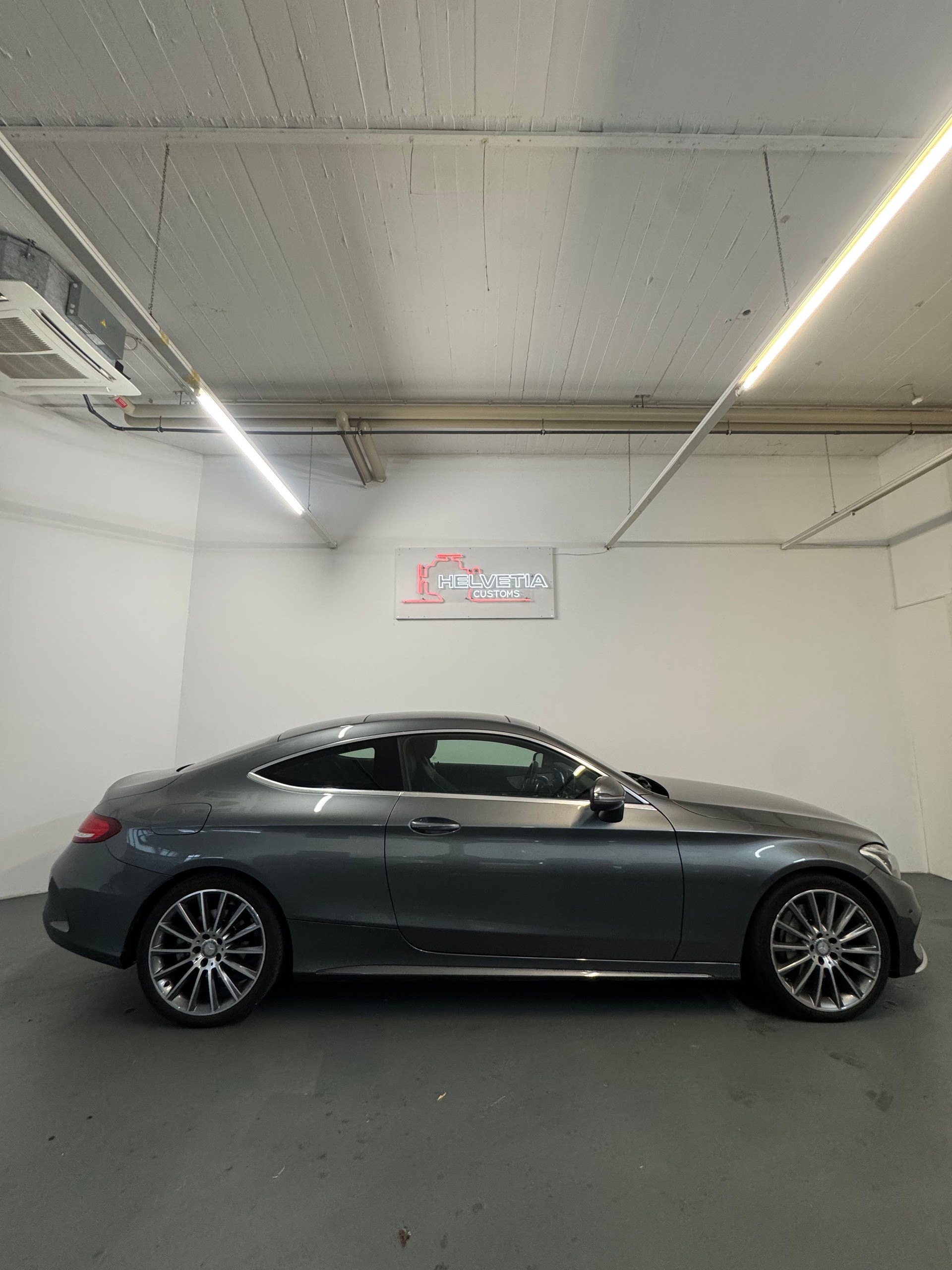 MERCEDES-BENZ C 250 d AMG Line Coupé 9G-Tronic-image-2