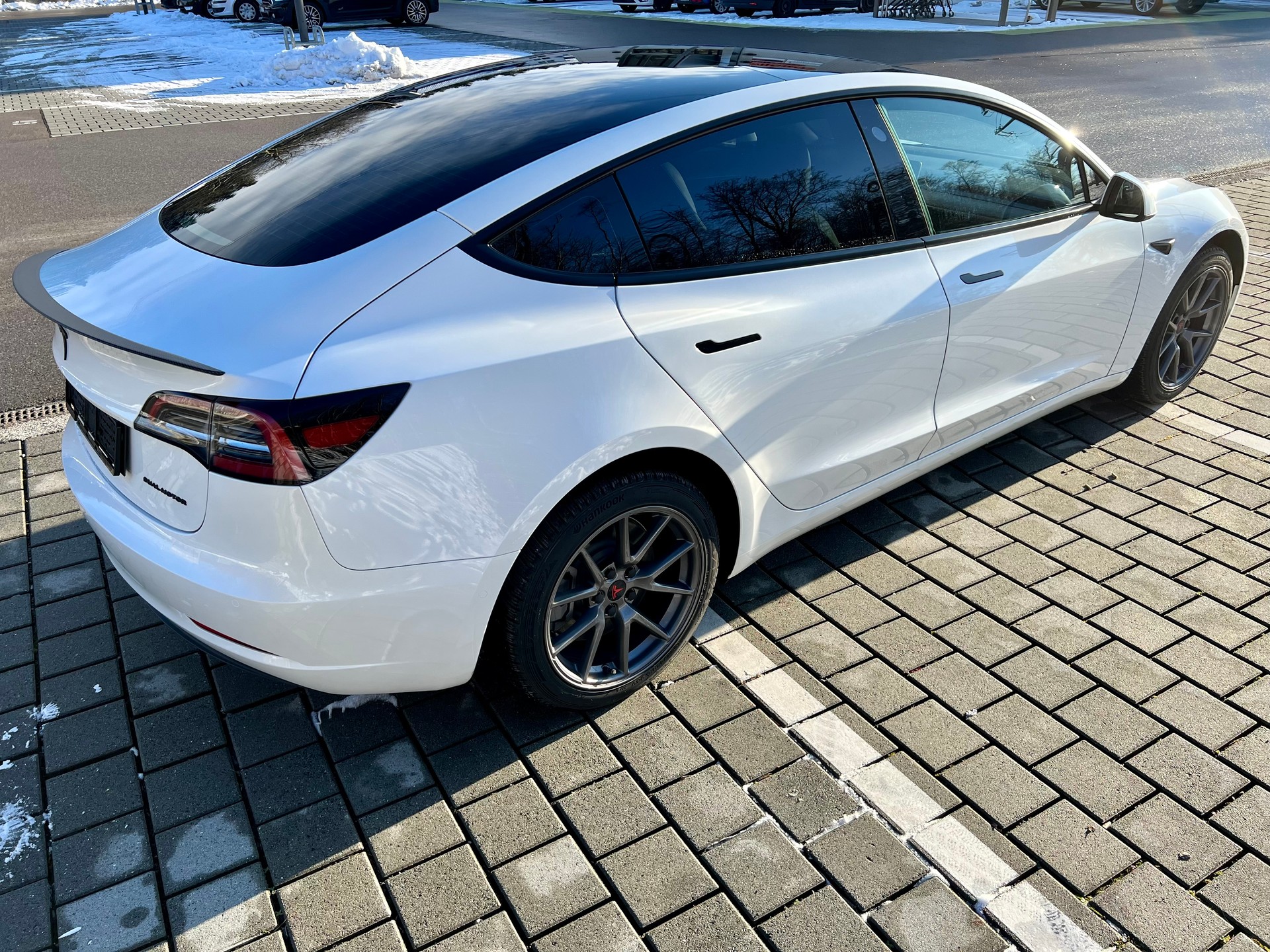 TESLA Model 3 Long Range Dual Motor AWD-image-4