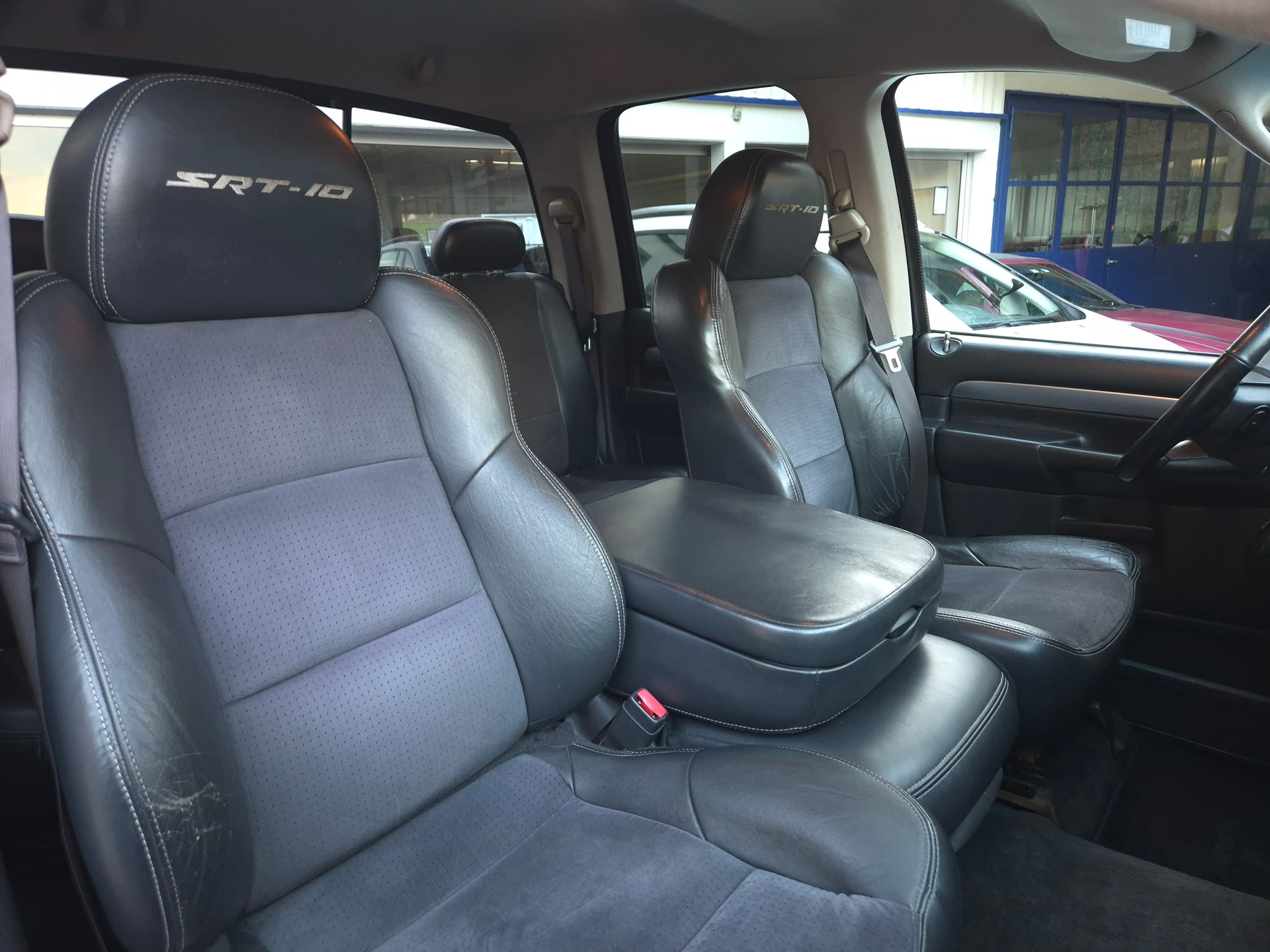 DODGE Ram 1500 SRT-10-image-22
