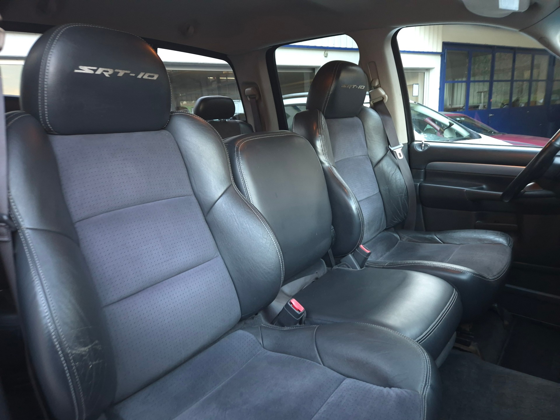 DODGE Ram 1500 SRT-10-image-24