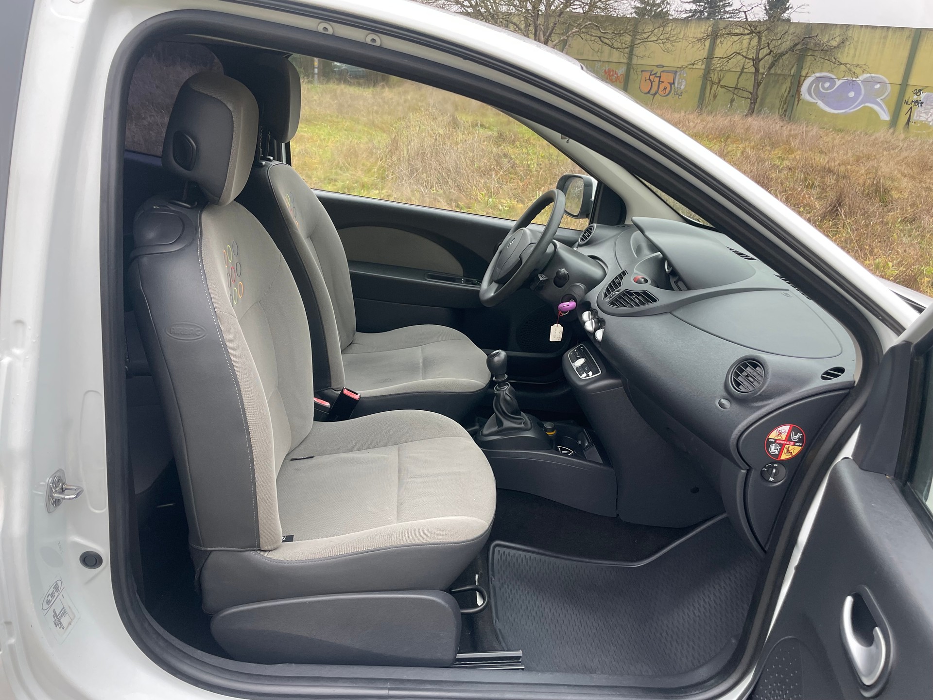 RENAULT Twingo 1.2 16V Expression-image-7