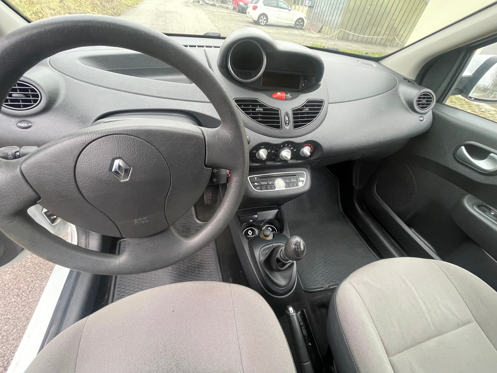 RENAULT Twingo 1.2 16V Expression-image-10