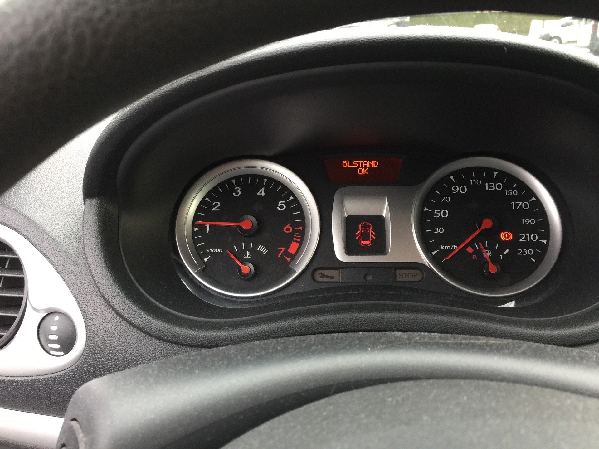 RENAULT Clio 1.2 16V Expression-image-13