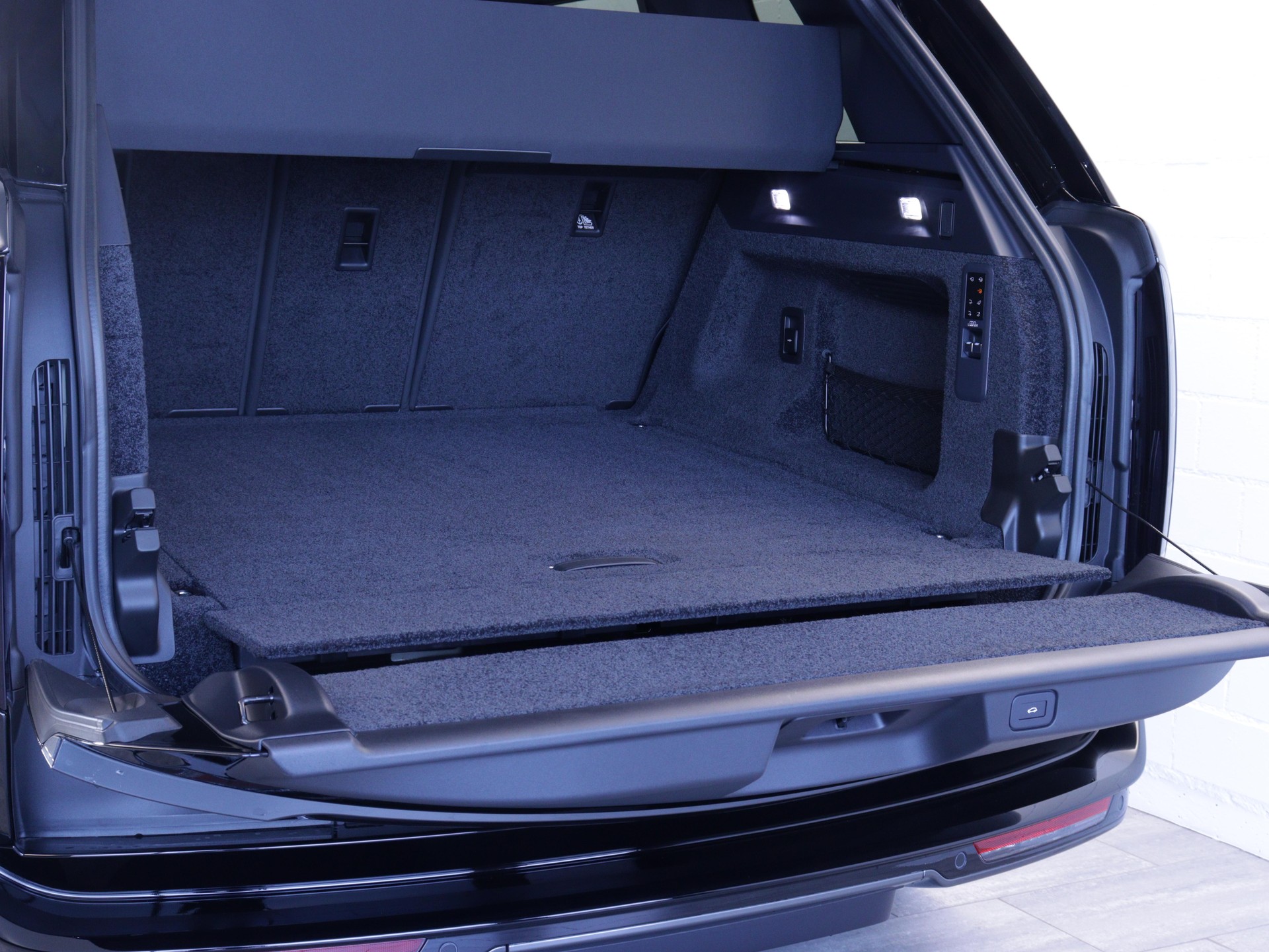 LAND ROVER Range Rover 3.0 D I6 350 HSE-image-11