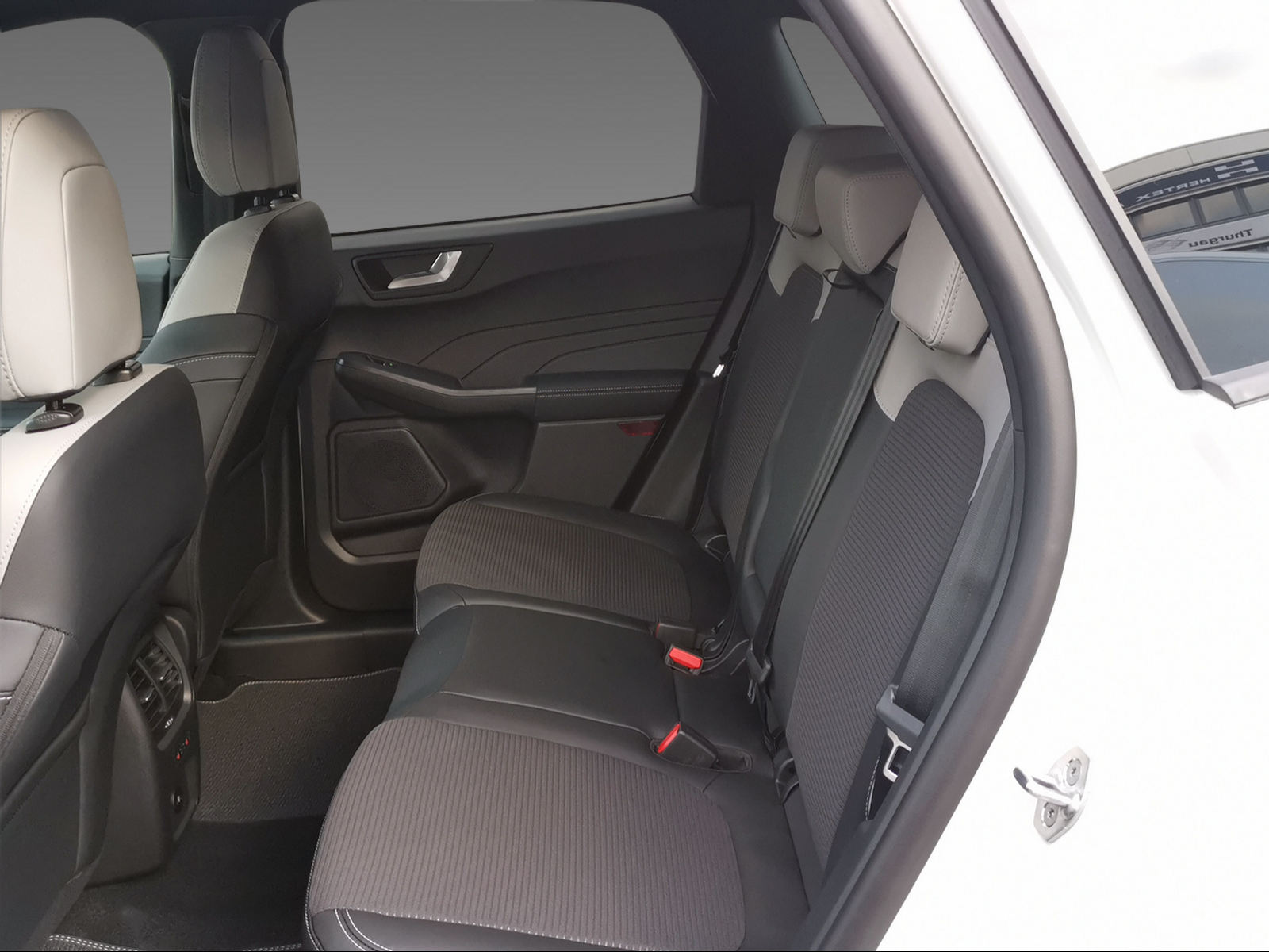 FORD Kuga 2.5 Hybrid Sound Edition 4x4-image-9