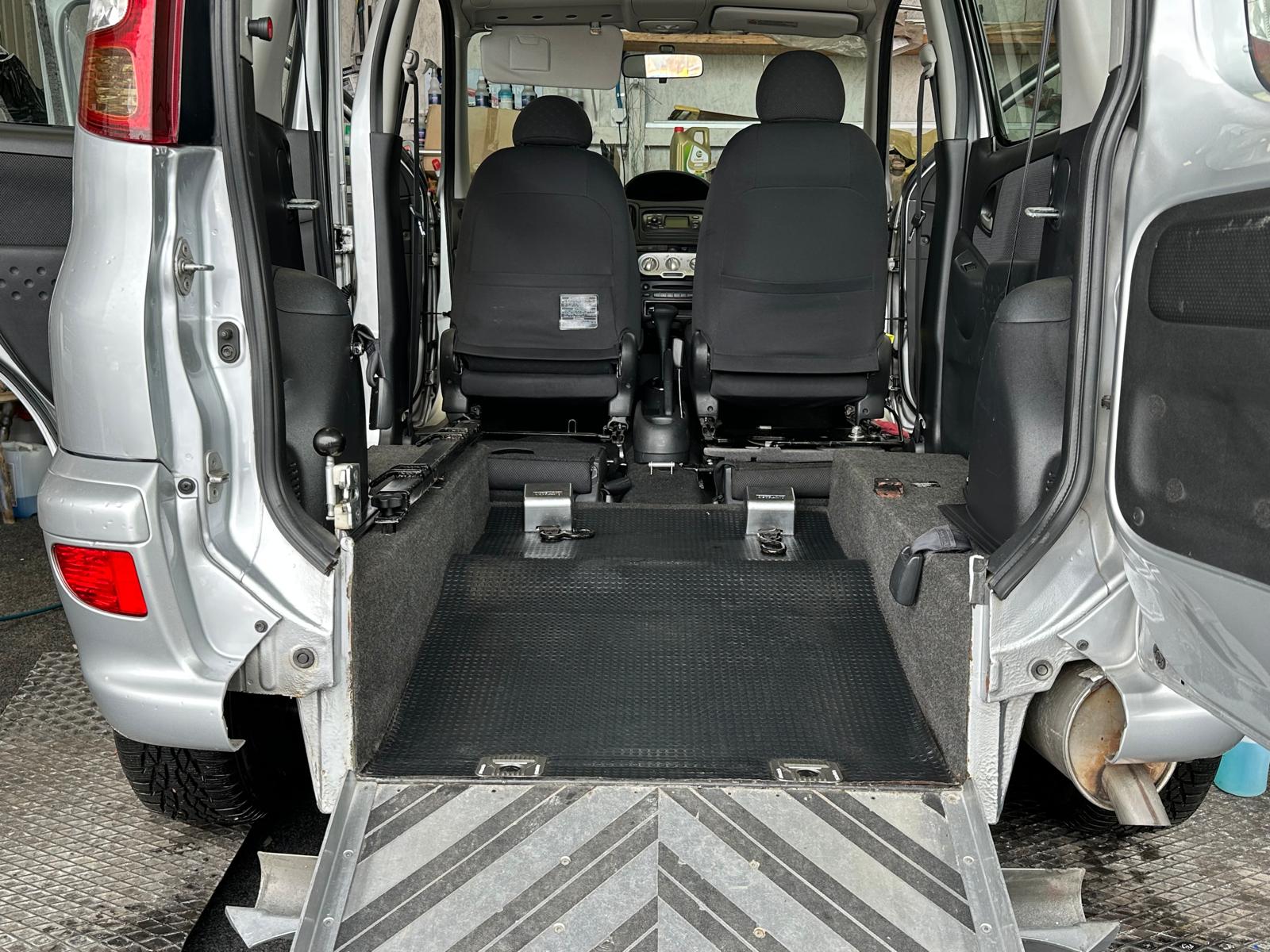TOYOTA Yaris Verso 1.3 Linea Sol-image-10